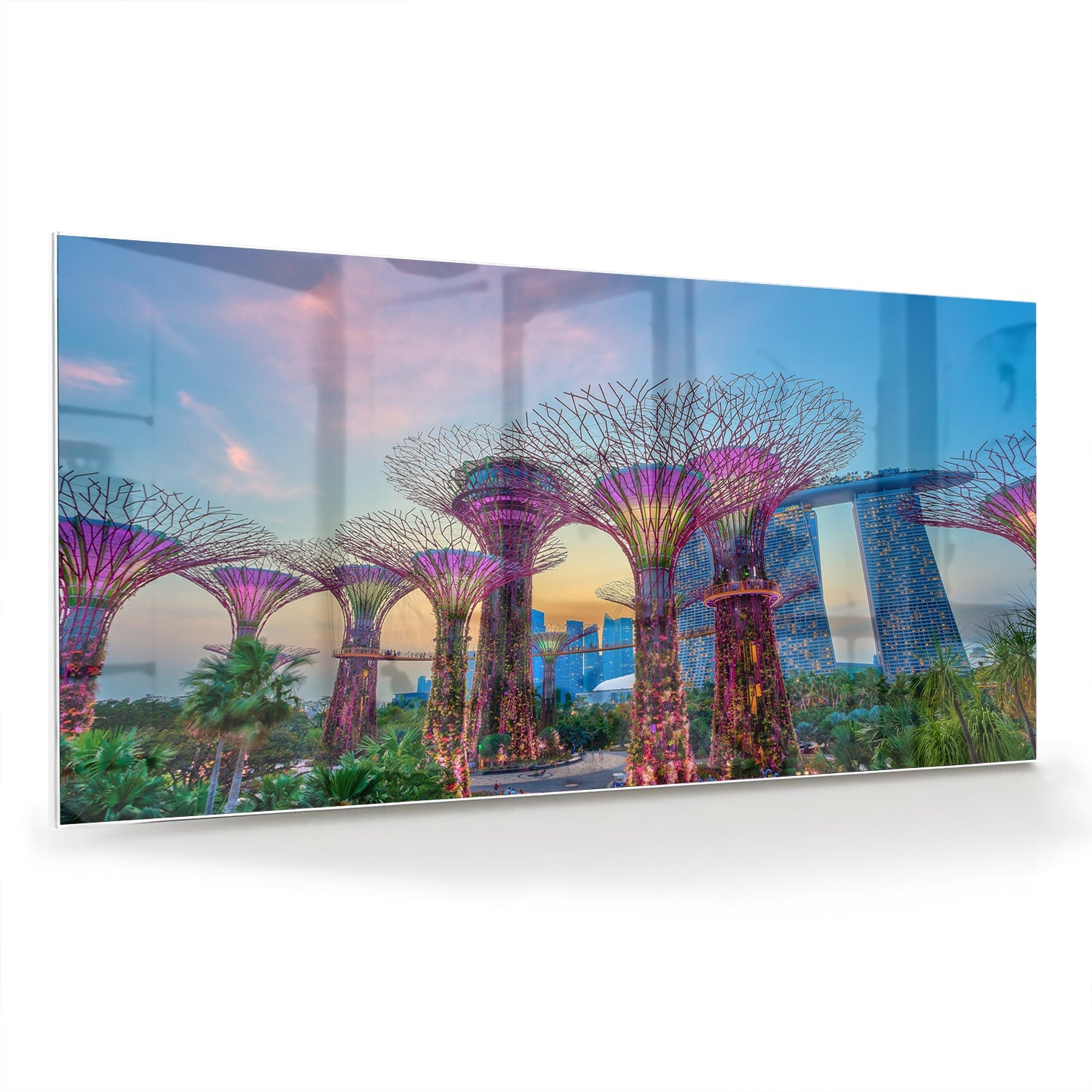 Glazen schilderij van de Boom van het Leven in Singapore met kleurrijke details