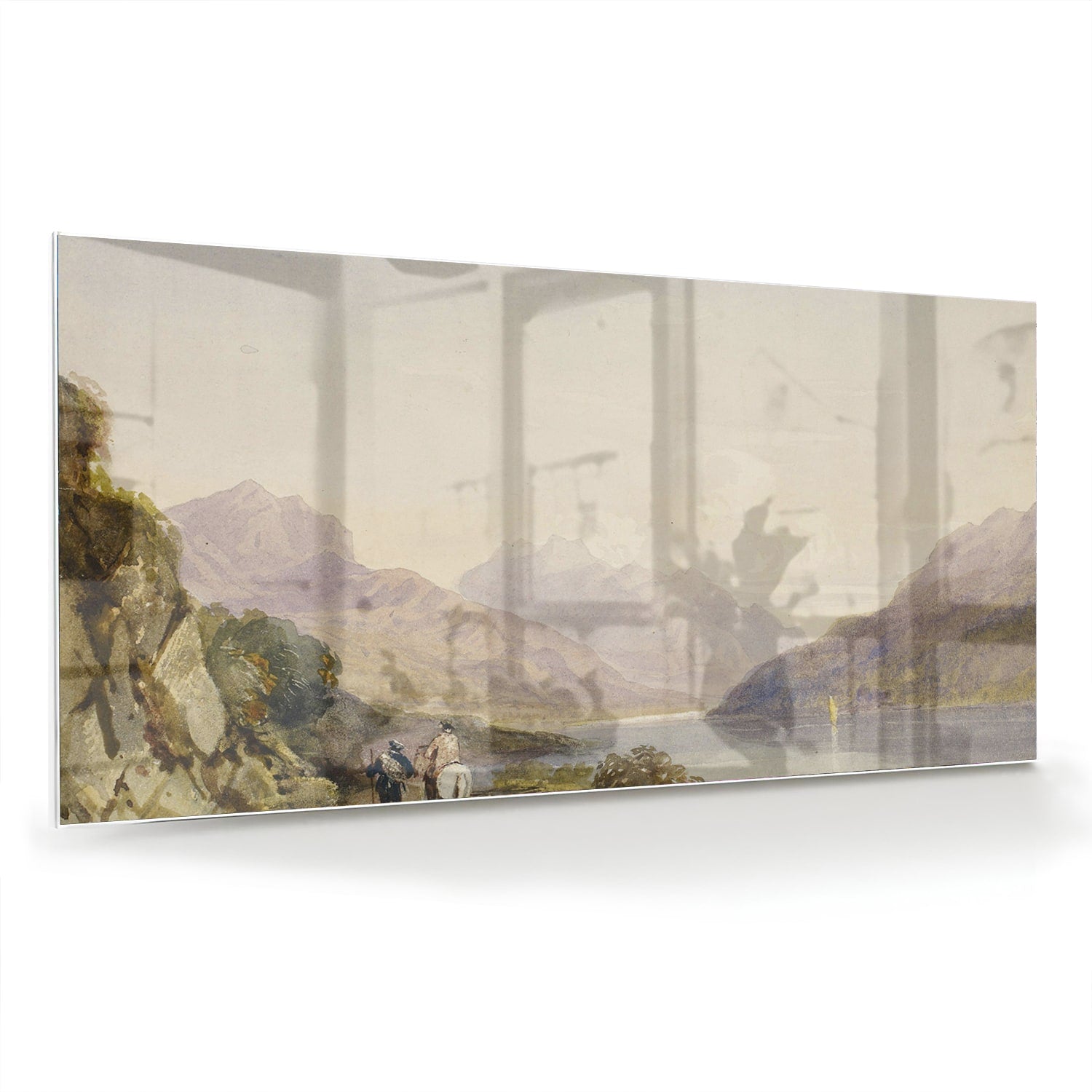 Glazen schilderij van een serene natuurlijke landschaapscne met bergen en water.