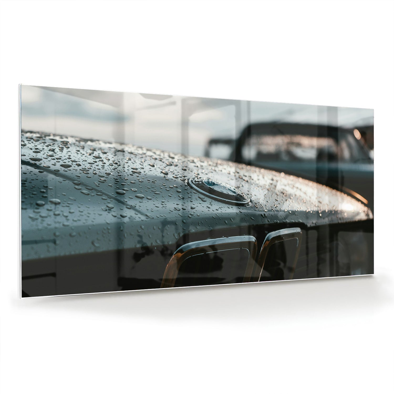 Glazen schilderij van een natte autoruit in een modern interieur