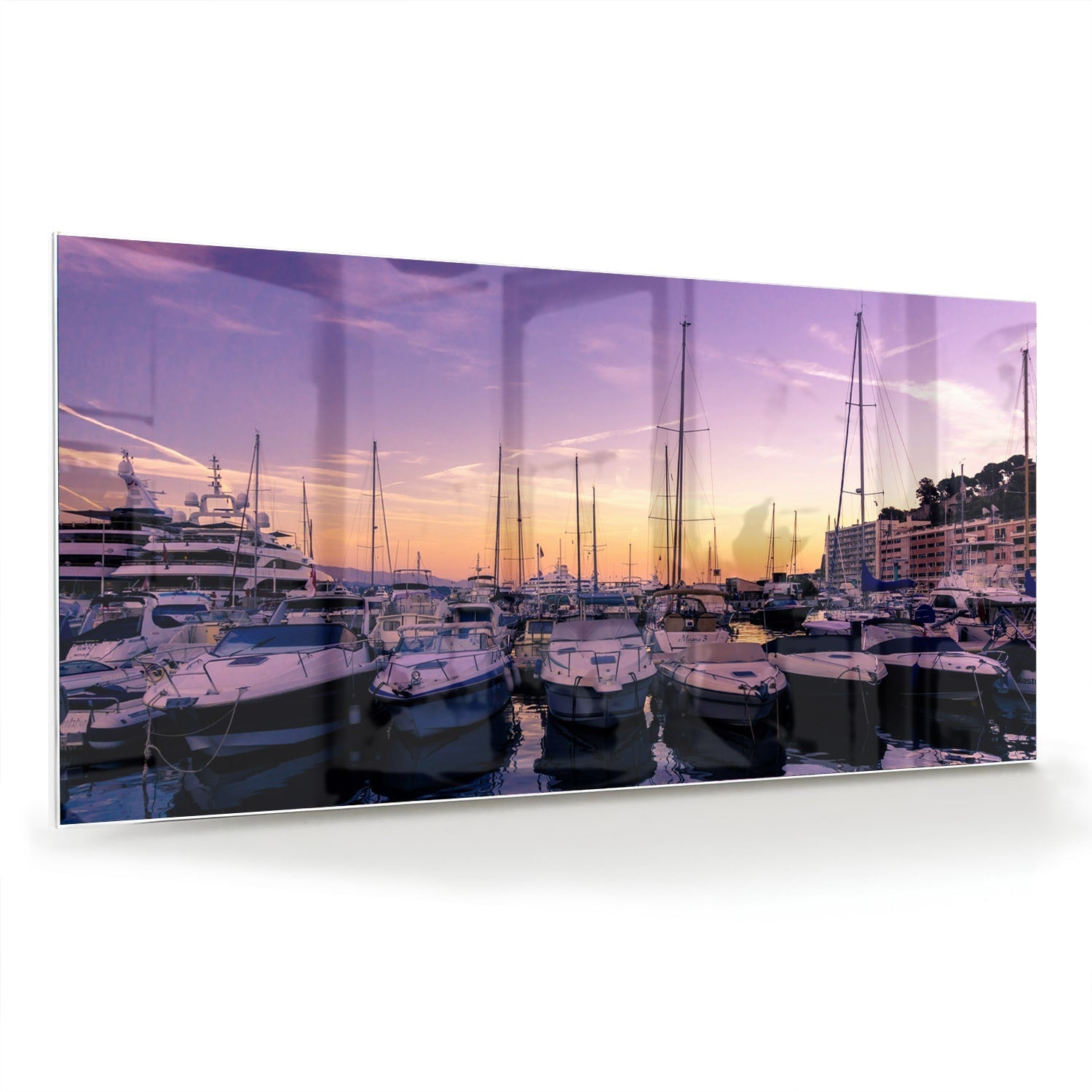 Glazen schilderij van een zonsondergang bij de haven met boten