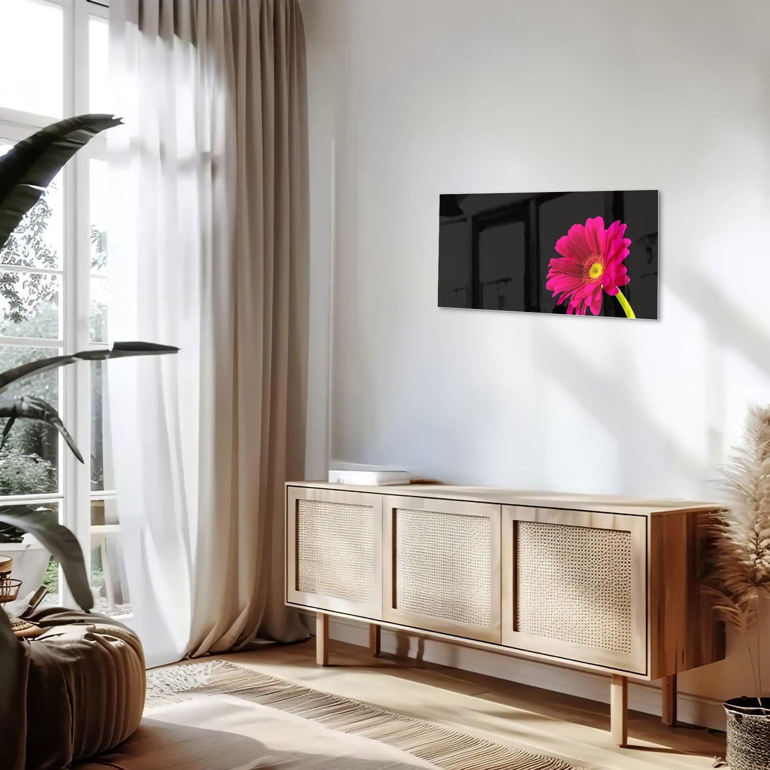 Glazen schilderij van een roze gerbera op zwarte achtergrond, perfect voor decoratie