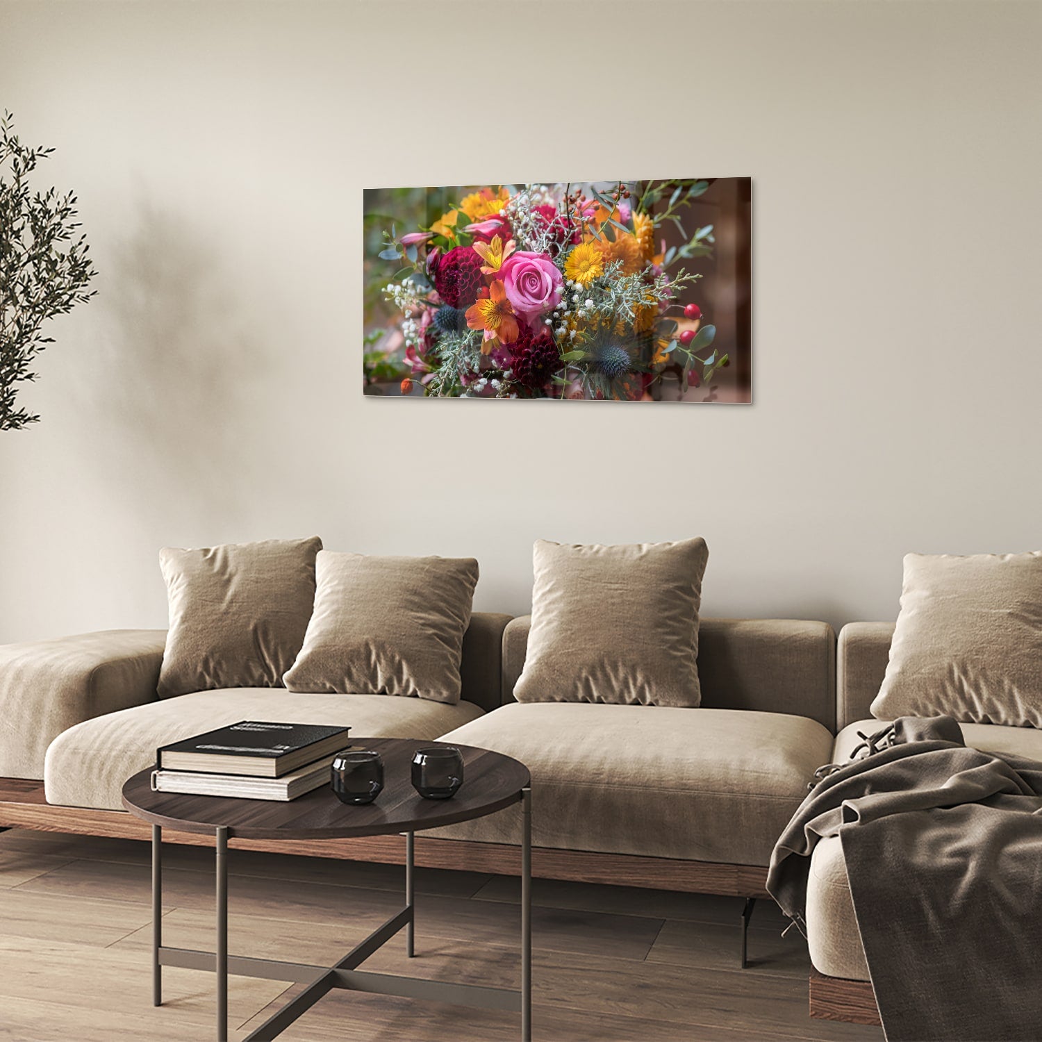 Glazen schilderij met een kleurrijk boeket bloemen aan de muur