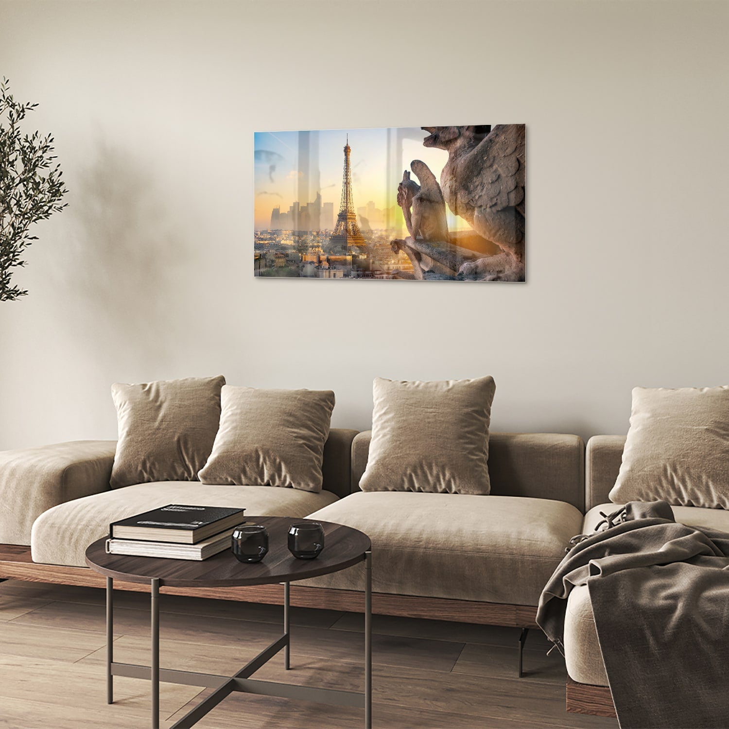 Glazen schilderij met de Eiffeltoren tijdens zonsondergang boven Parijs.