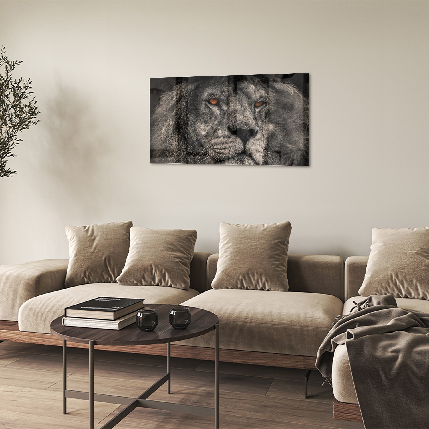 Glazen schilderij van een majestueuze leeuw in zwart-wit, perfect als wanddecoratie.