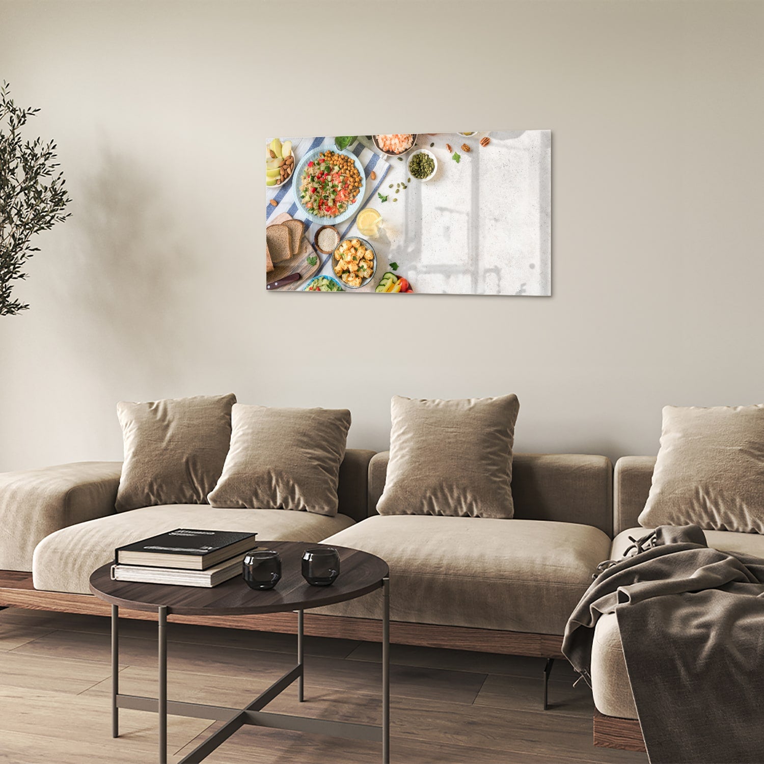 Kleurrijk glazen schilderij met een variteit aan verse gerechten en ingredinten, ideaal voor keukeninspiratie.
