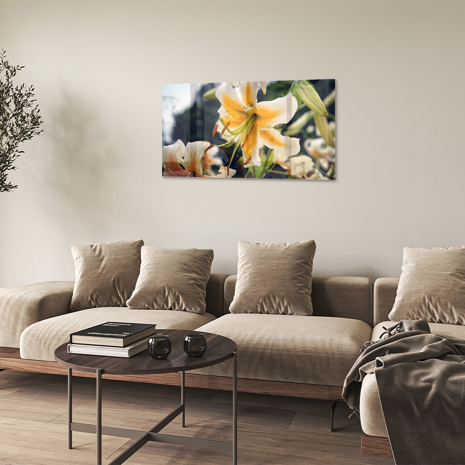 Glazen schilderij met lelies in een elegant interieur