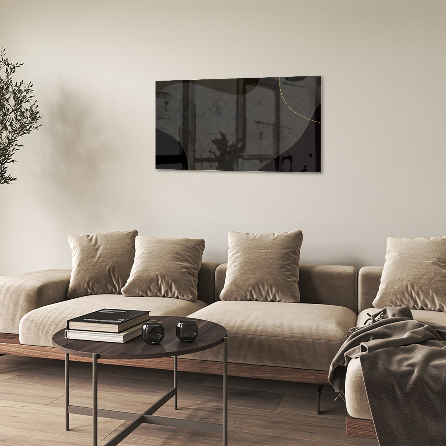 Moderne glas schilderij met abstracte zwarte vormen en gouden lijnen
