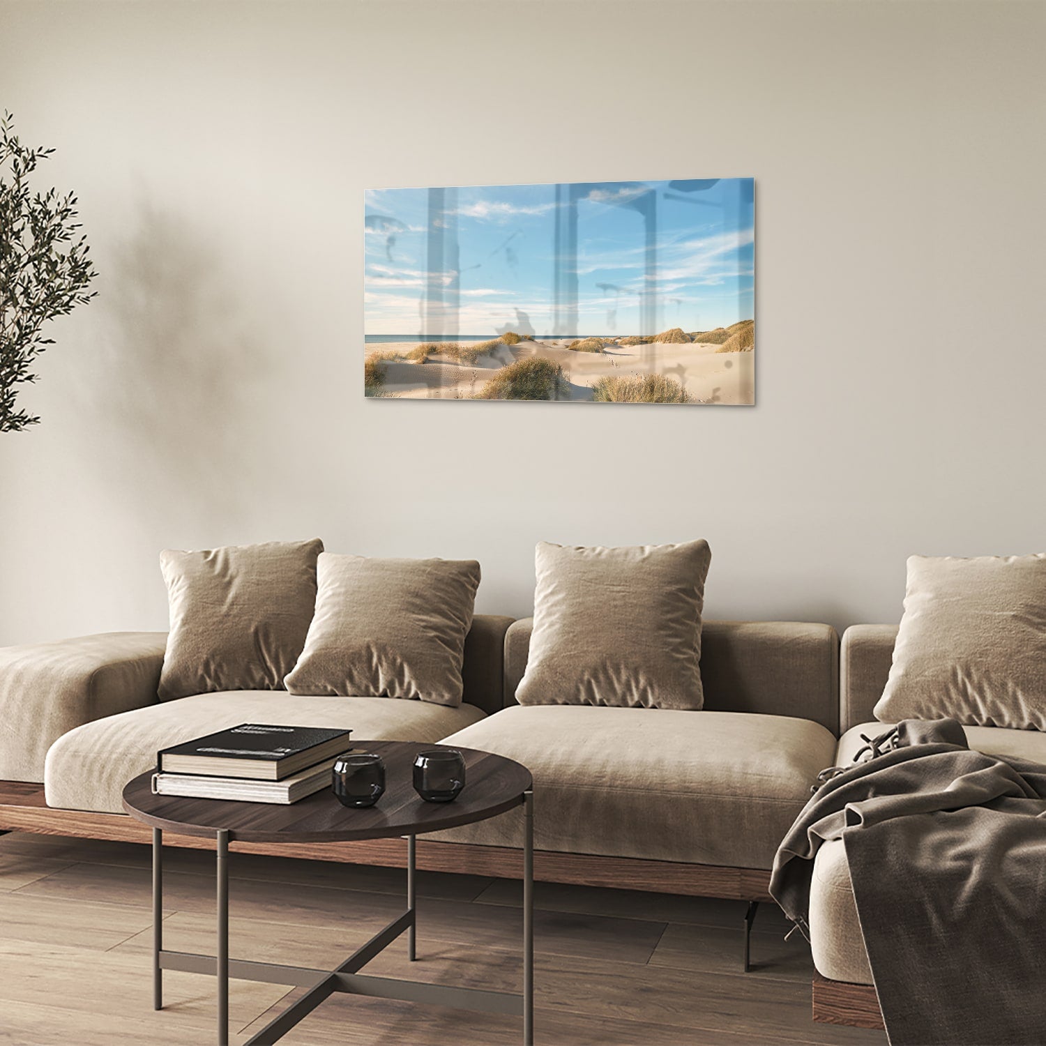 Glazen schilderij met duinen en een heldere blauwe lucht