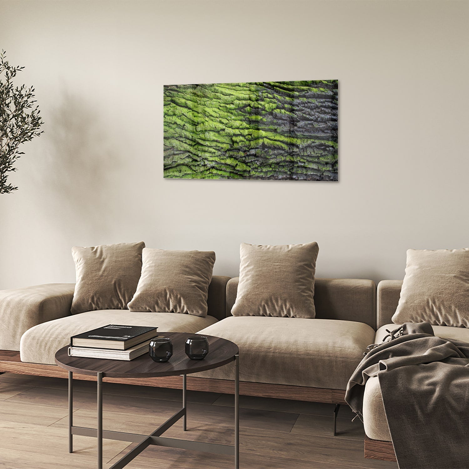 Glazen schilderij met groene mosachtige textuur aan een muur