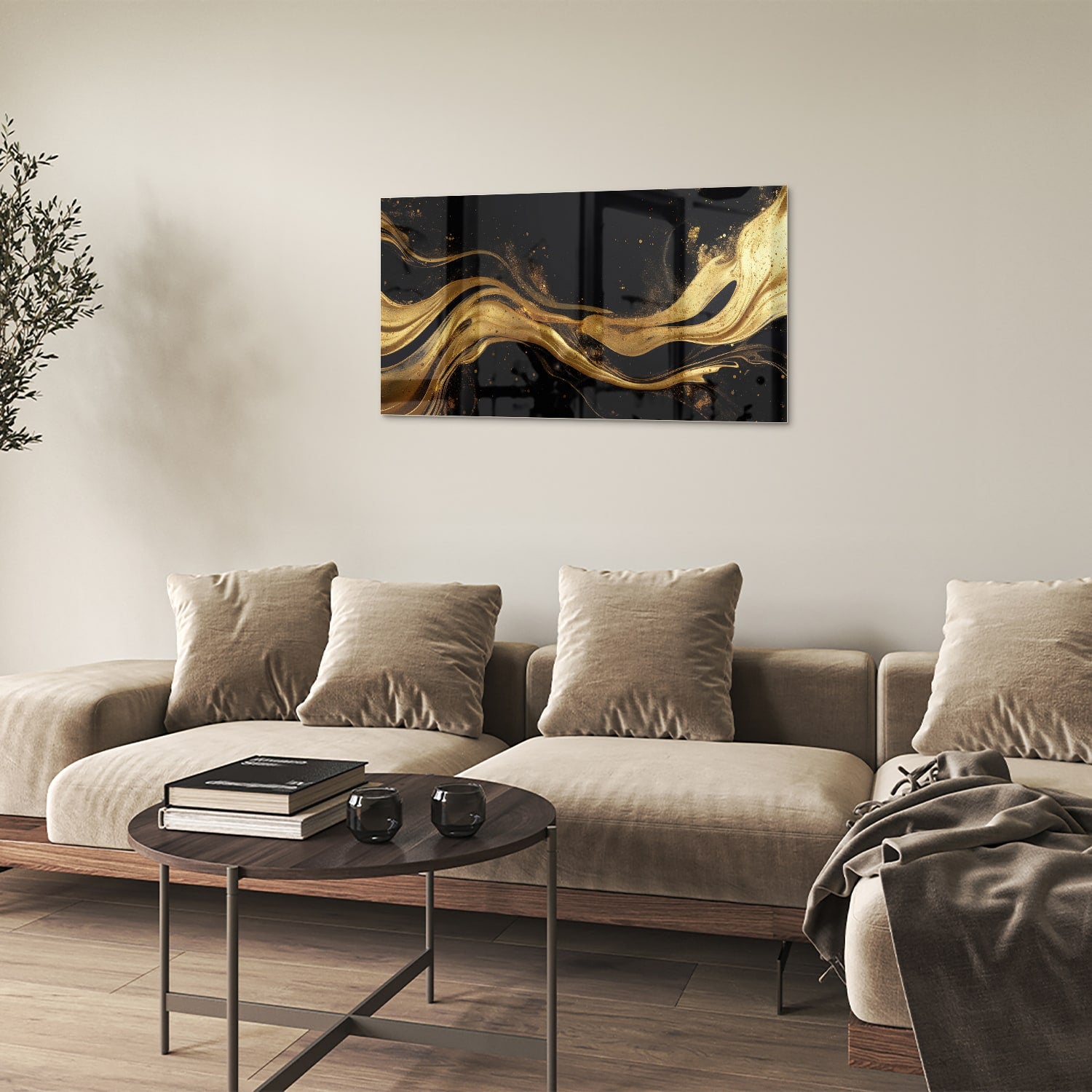 Glazen schilderij met gouden lijnen op een zwarte achtergrond, geschikt voor moderne interieurs.