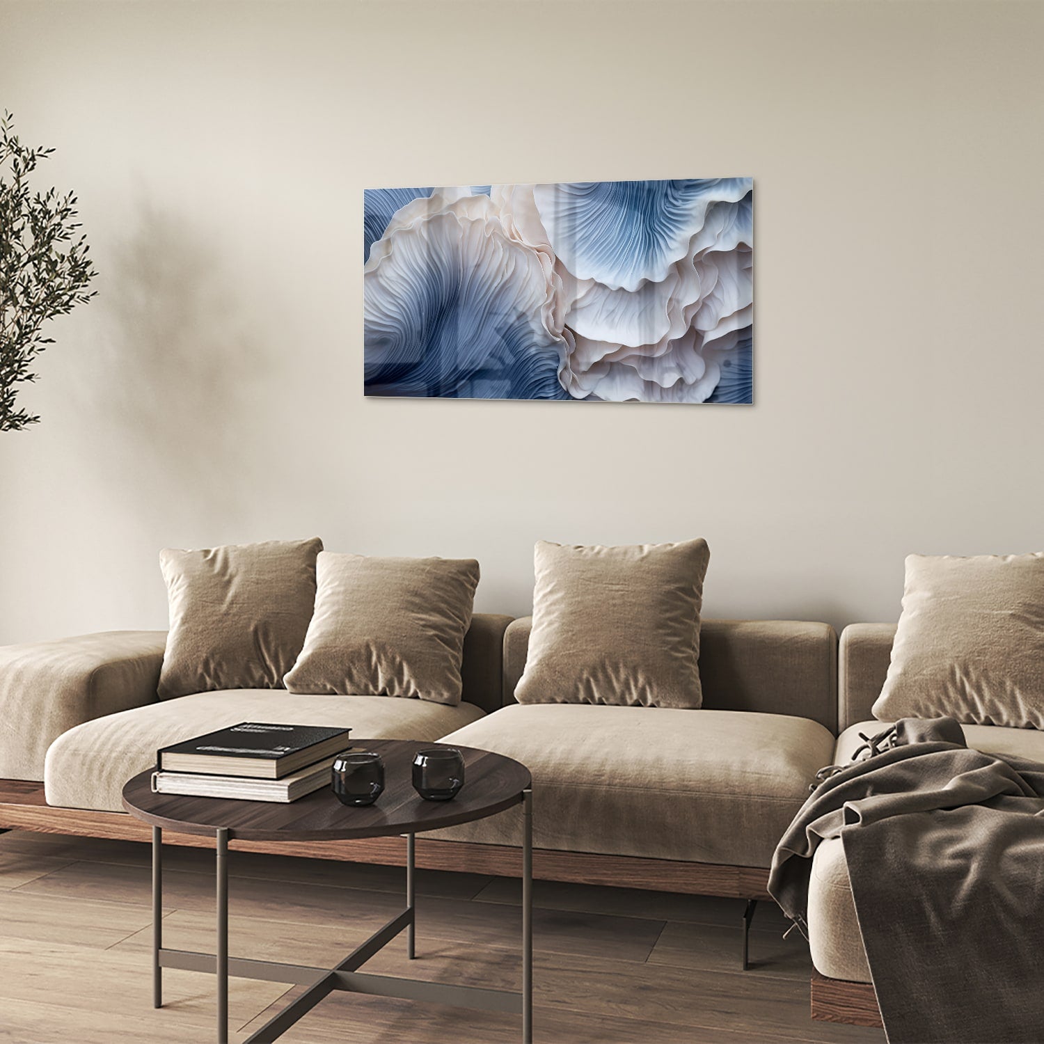 Glazen schilderij met blauw-witte patronen in modern interieur