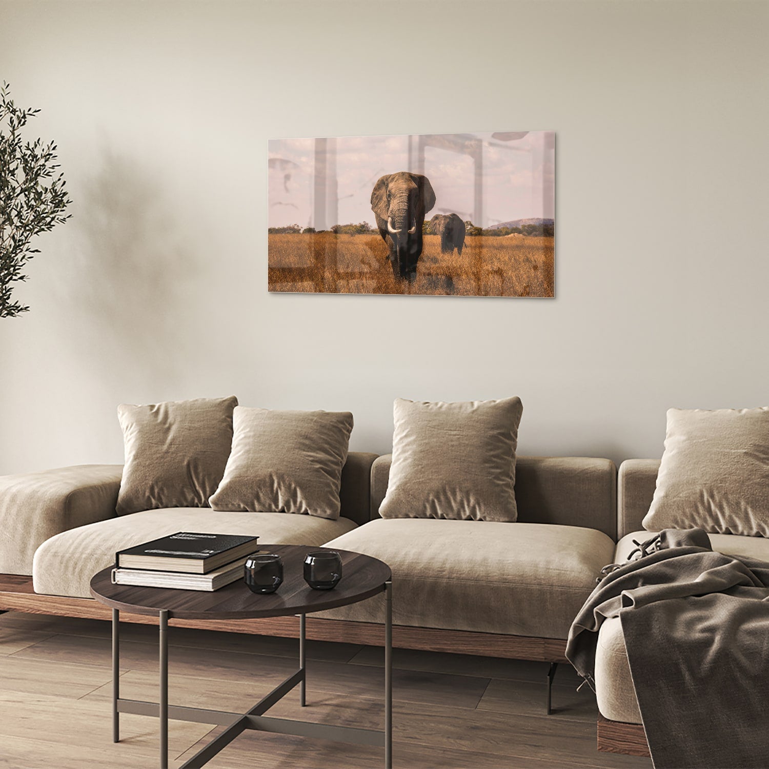 Glazen schilderij van twee olifanten in een gouden graslandschap