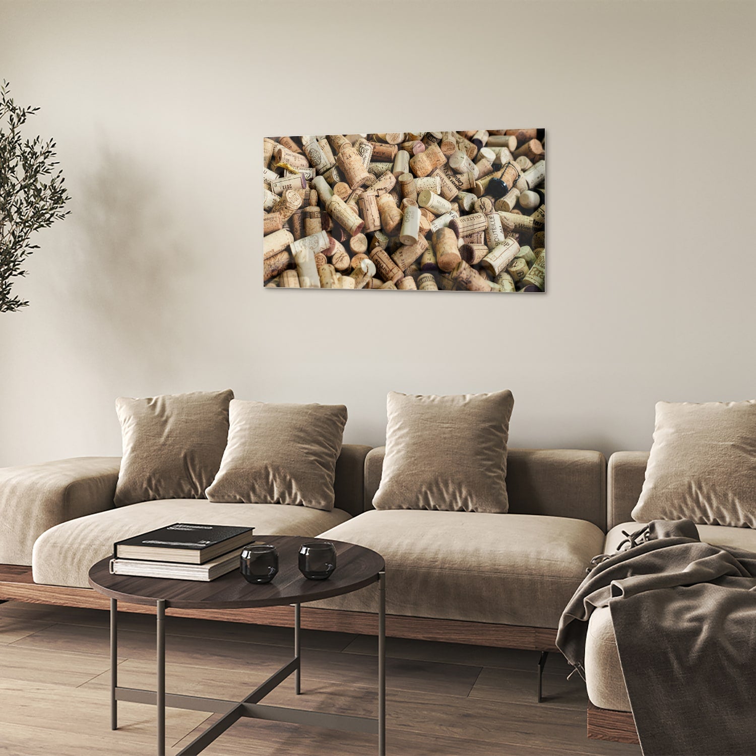 Glazen schilderij met een stapel wijnkurken op een muur.