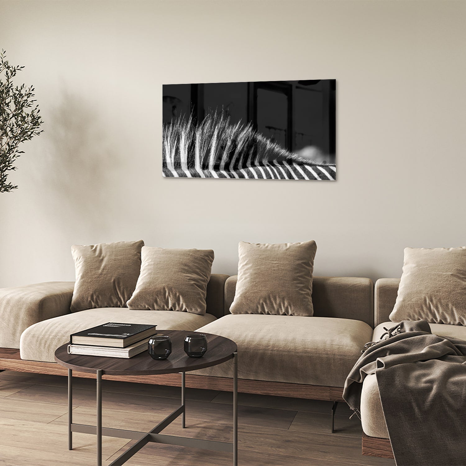 Een modern zwart-wit glazen schilderij met naadloze lijnen aan de muur.