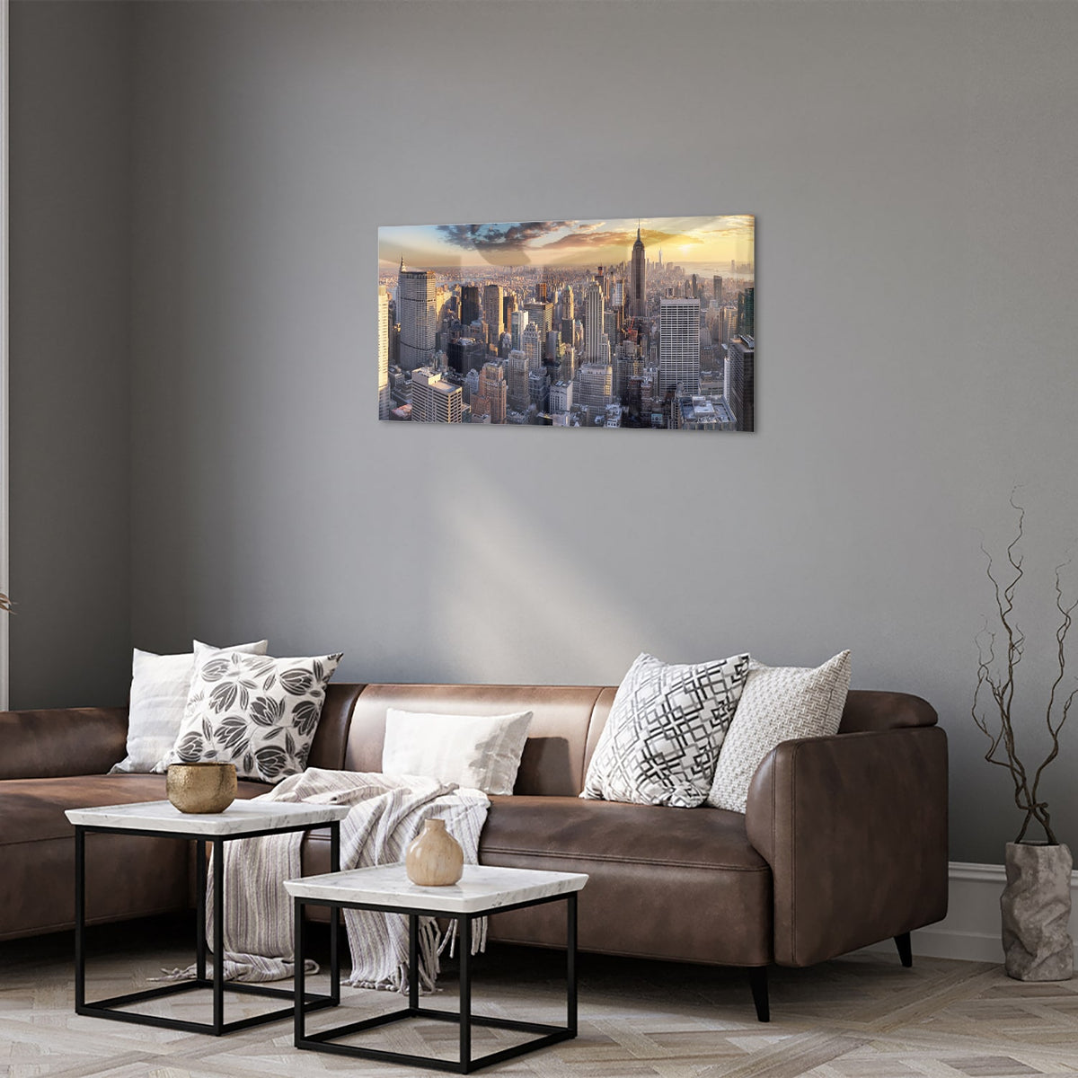 Glazen schilderij van de skyline van New York bij zonsondergang.