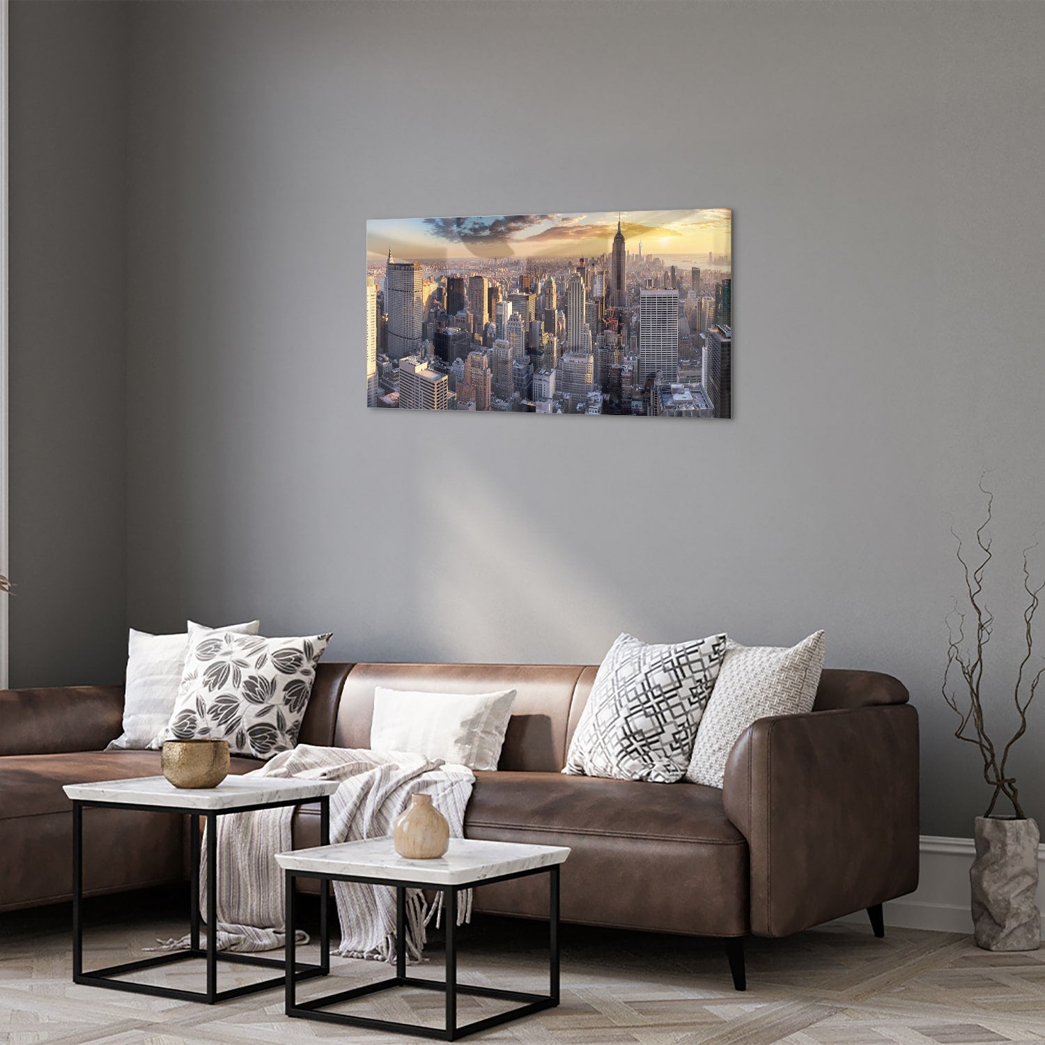 Glazen schilderij van de skyline van New York bij zonsondergang.