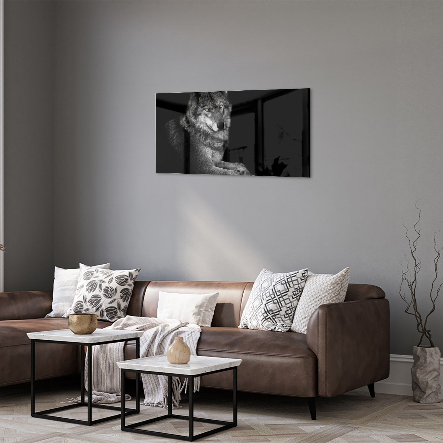 Glas schilderij van een wolf in zwart-wit, perfect voor wanddecoratie.