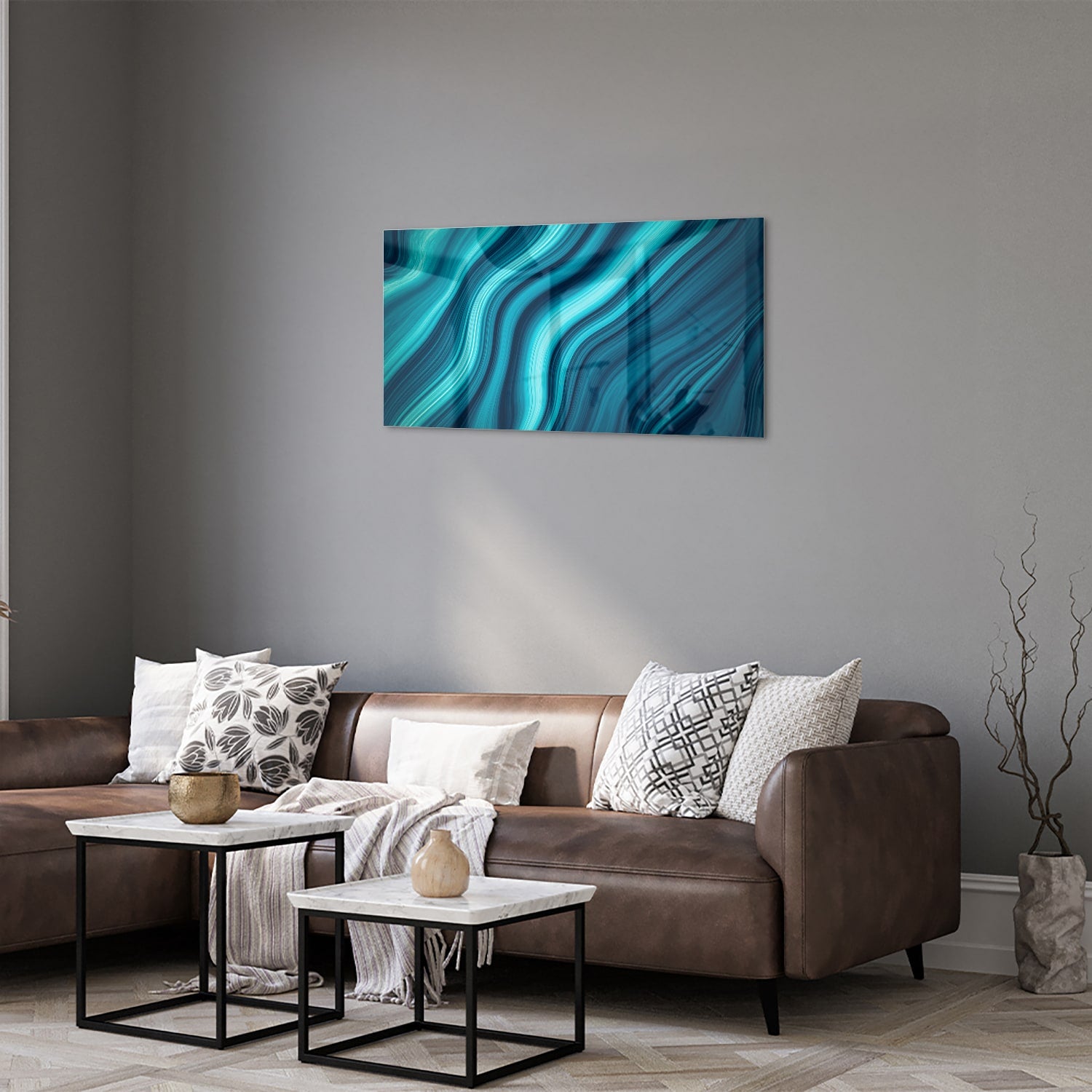 Moderne glazen schilderij met blauwe en groene golven aan de muur