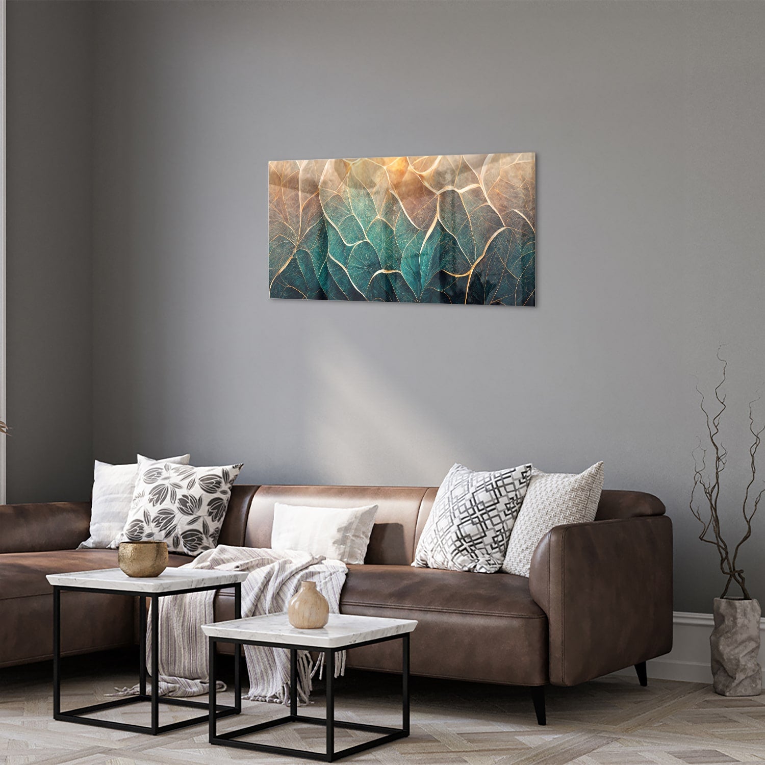 Prachtig glazen schilderij met bladeren in turquoise en gouden lijnen.