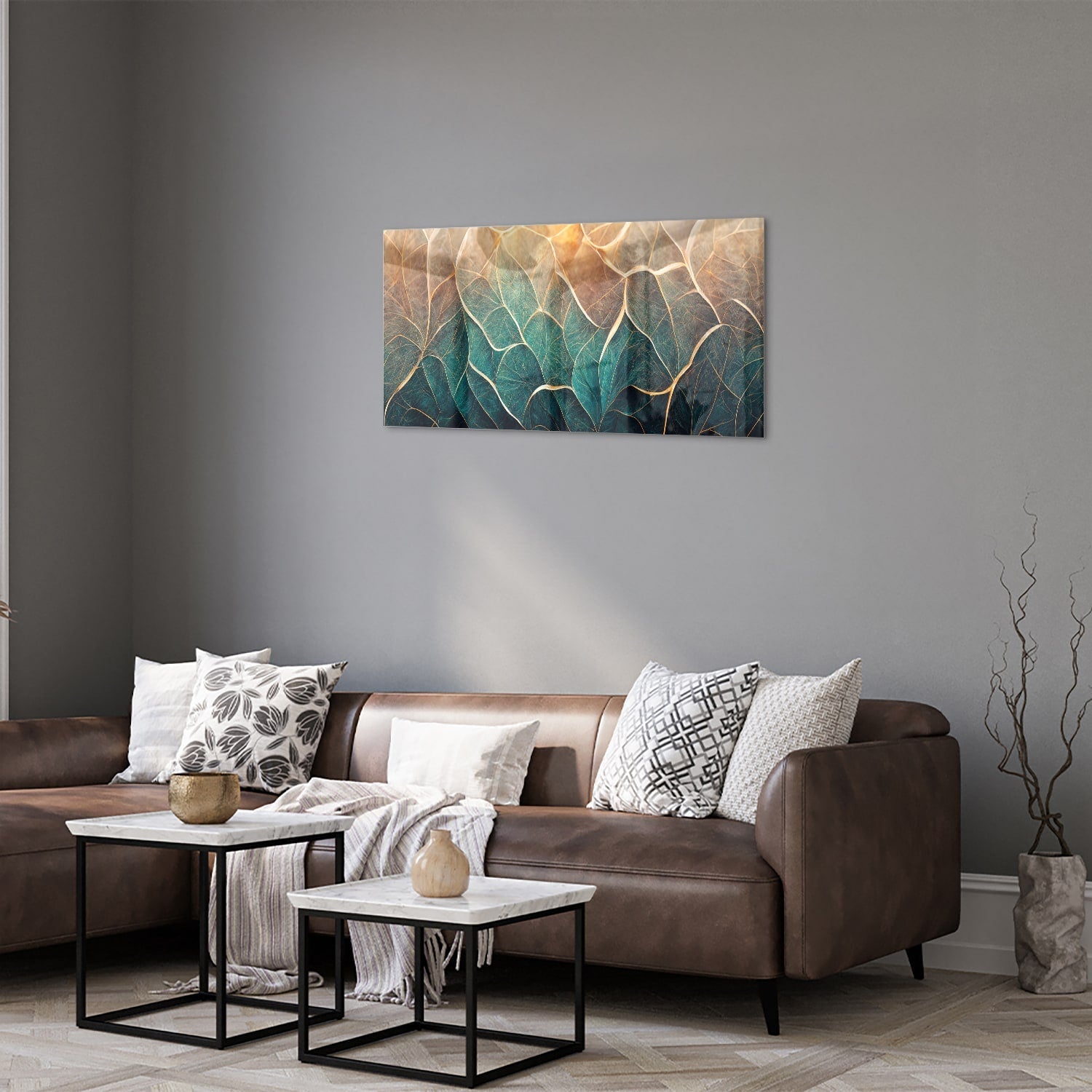 Prachtig glazen schilderij met bladeren in turquoise en gouden lijnen.