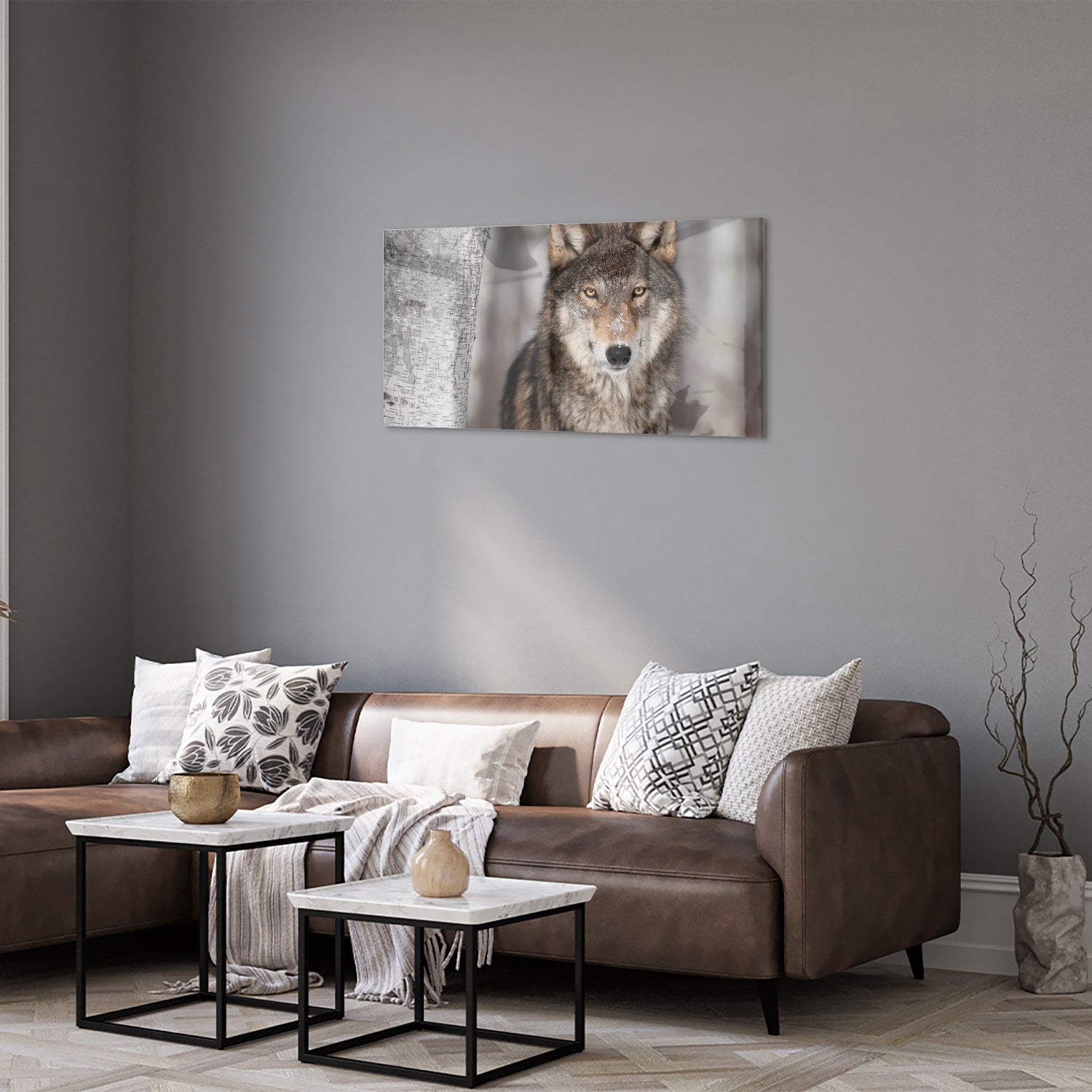 Glazen schilderij van een wolf met indrukwekkende blik in een interieur