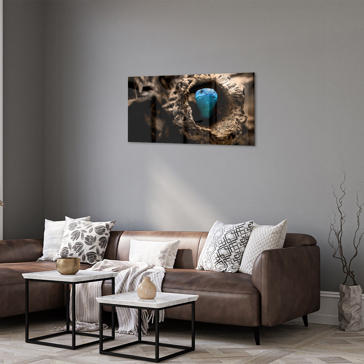 Glas schilderij met een blauwe parel in een nest, stijlvol en modern.