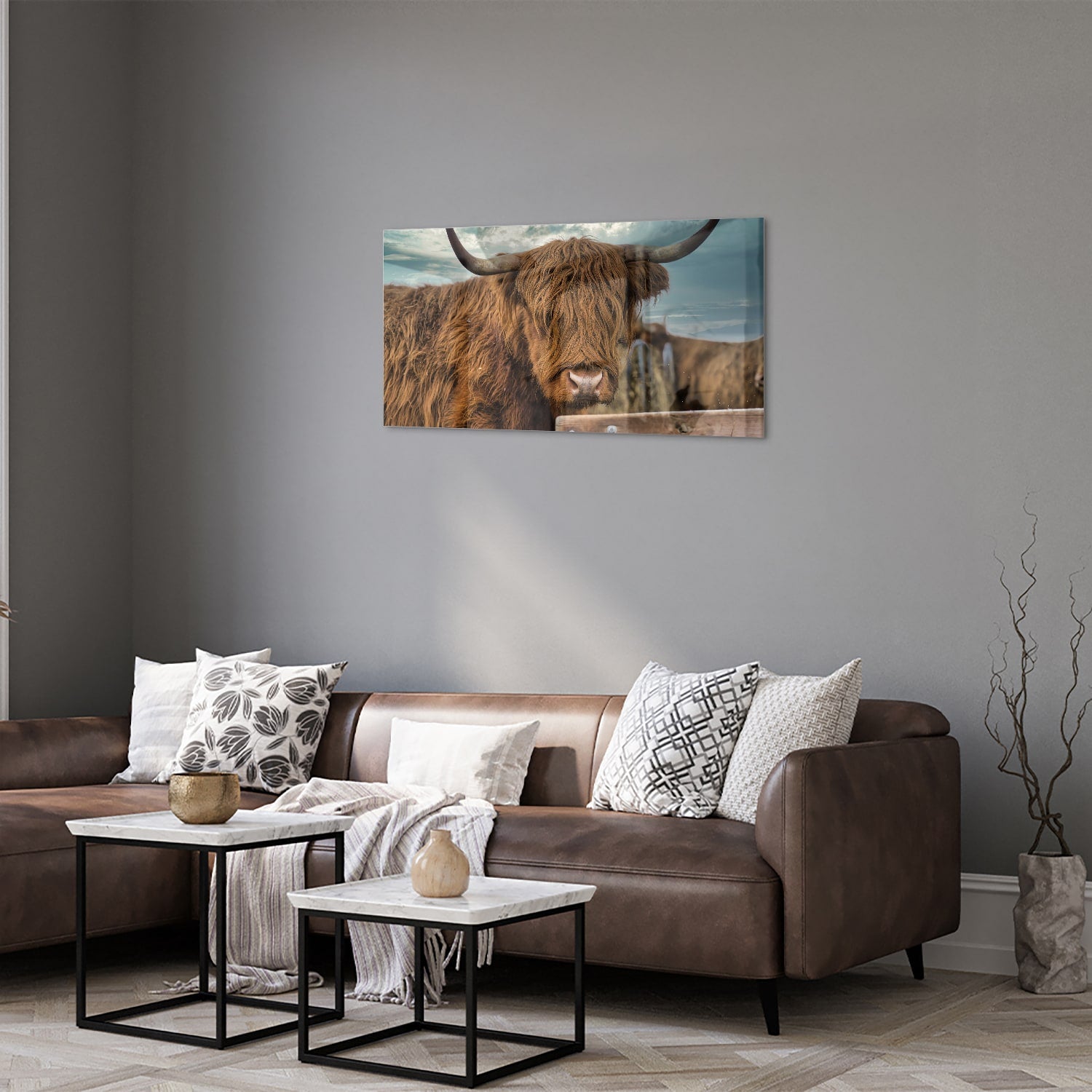 Glas schilderij van een Highlander koe met een mooie achtergrond.