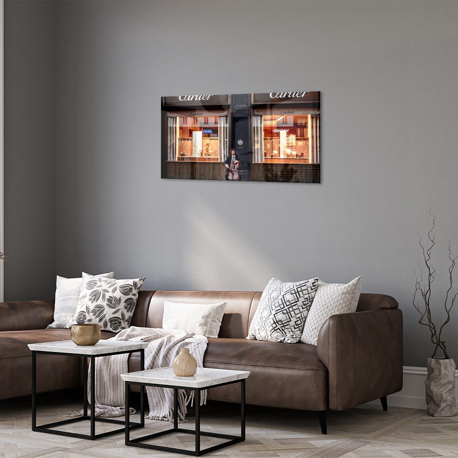 Luxe glazen schilderij van de Cartier winkel met elegantie en stijl.