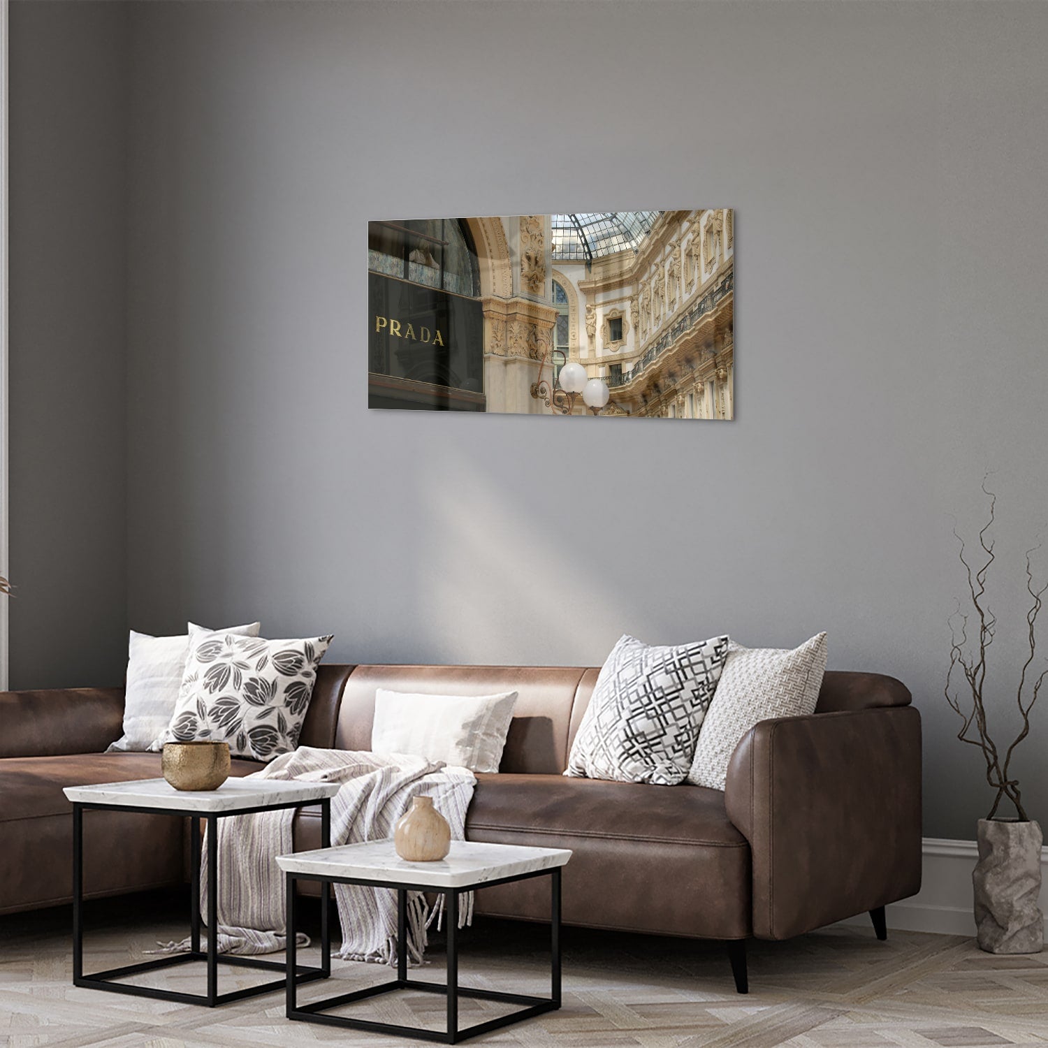 Glazen schilderij van een luxe boetiek met elegante details