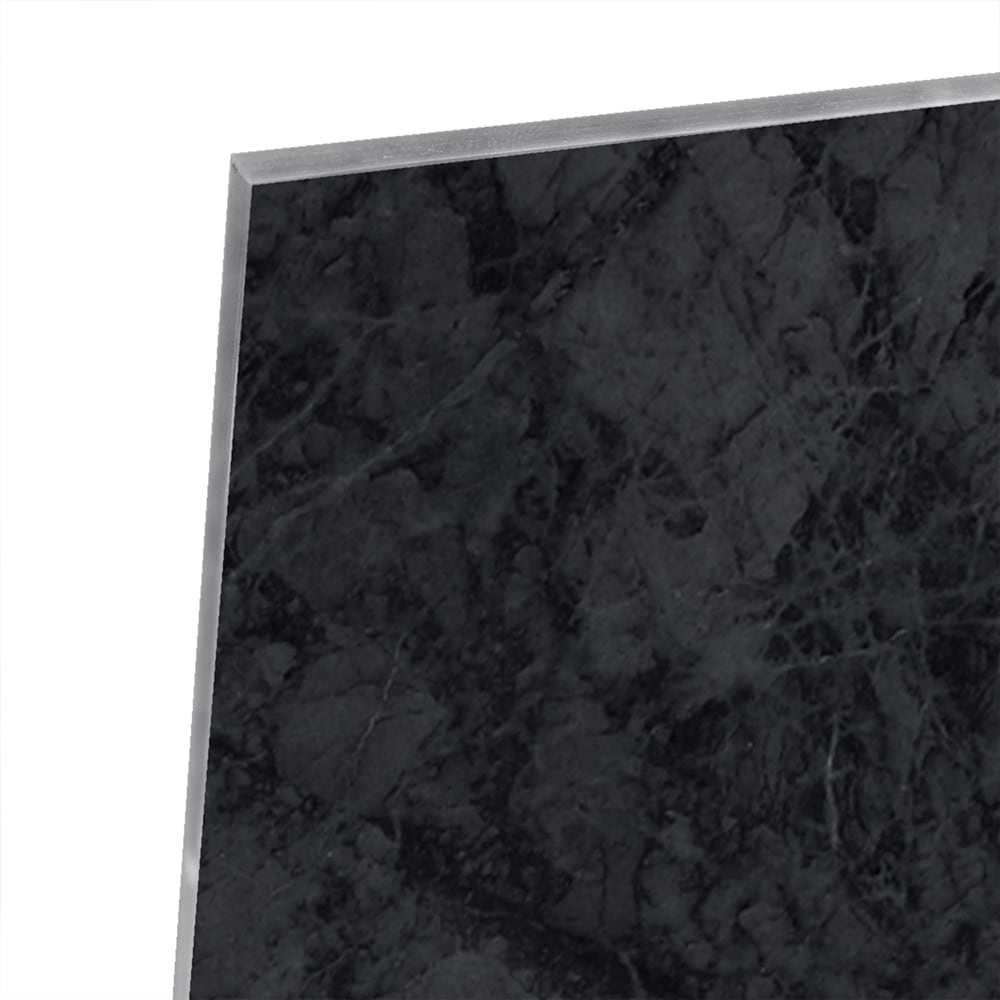 Abstract glazen schilderij met elegante zwarte tinten in een moderne woonkamer