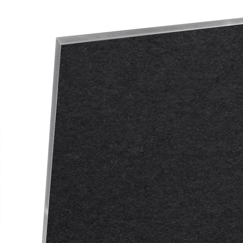 Stijlvol glazen schilderij in een modern interieur met warme kleuren.