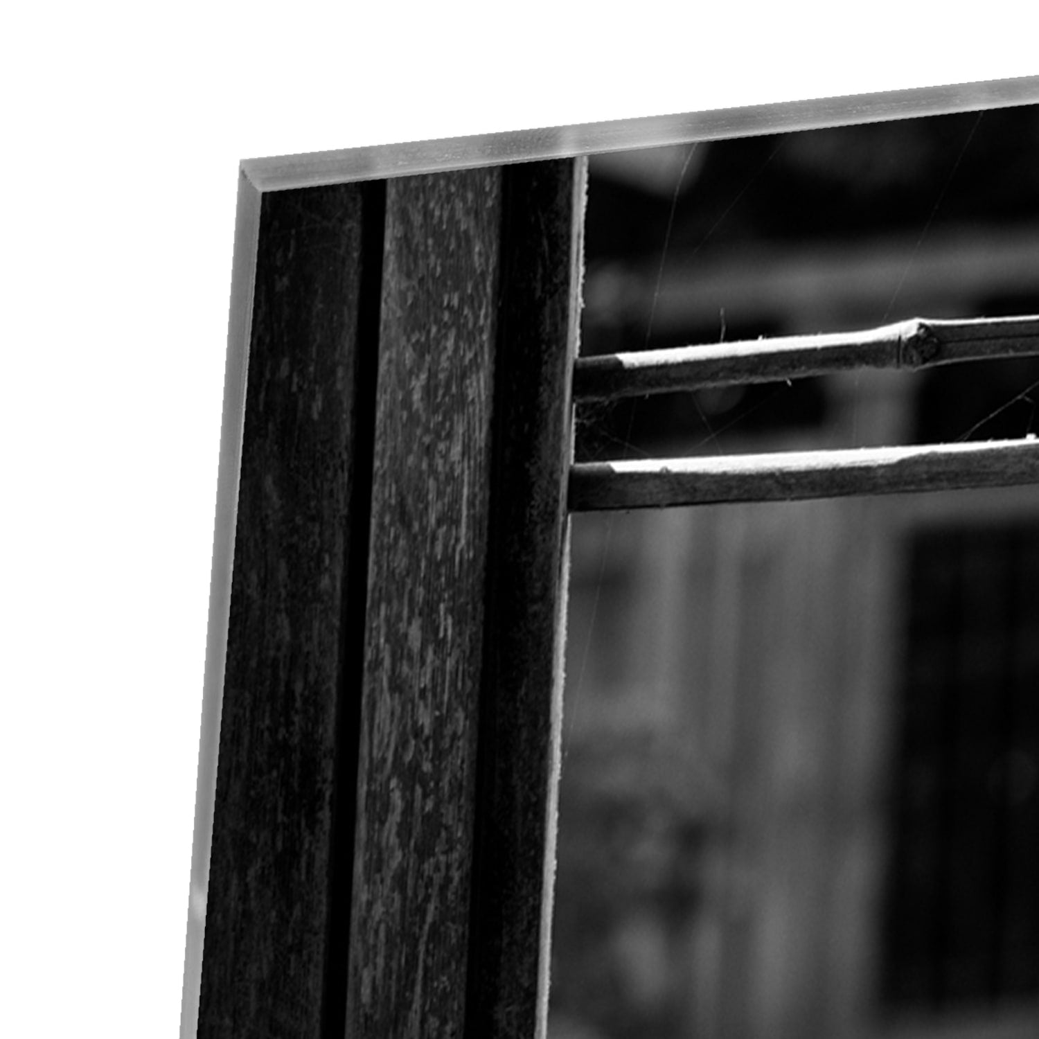 Glazen schilderij met chique raamuitzicht in een moderne woonkamer