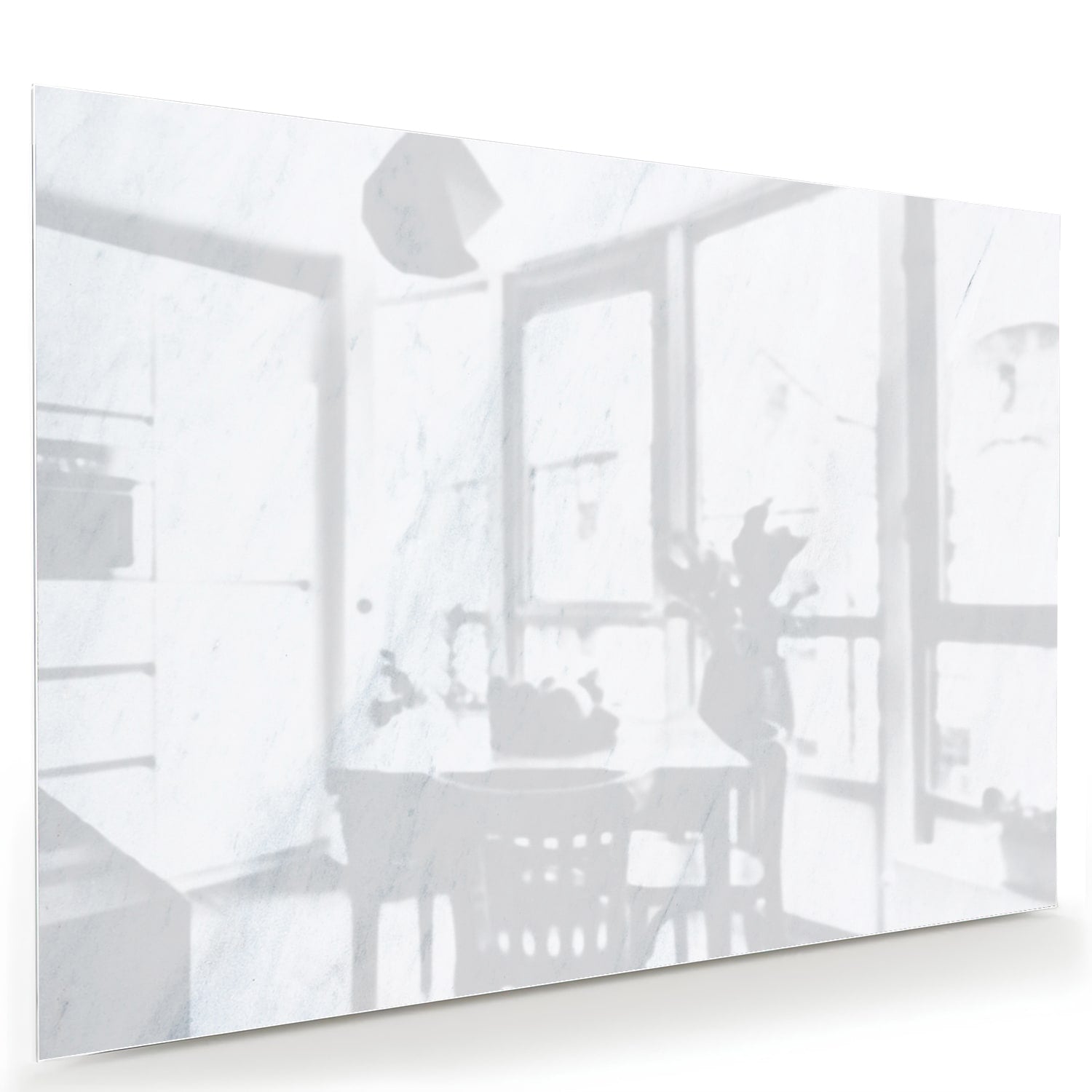 Minimalistisch glazen schilderij met lichte tinten aan de muur