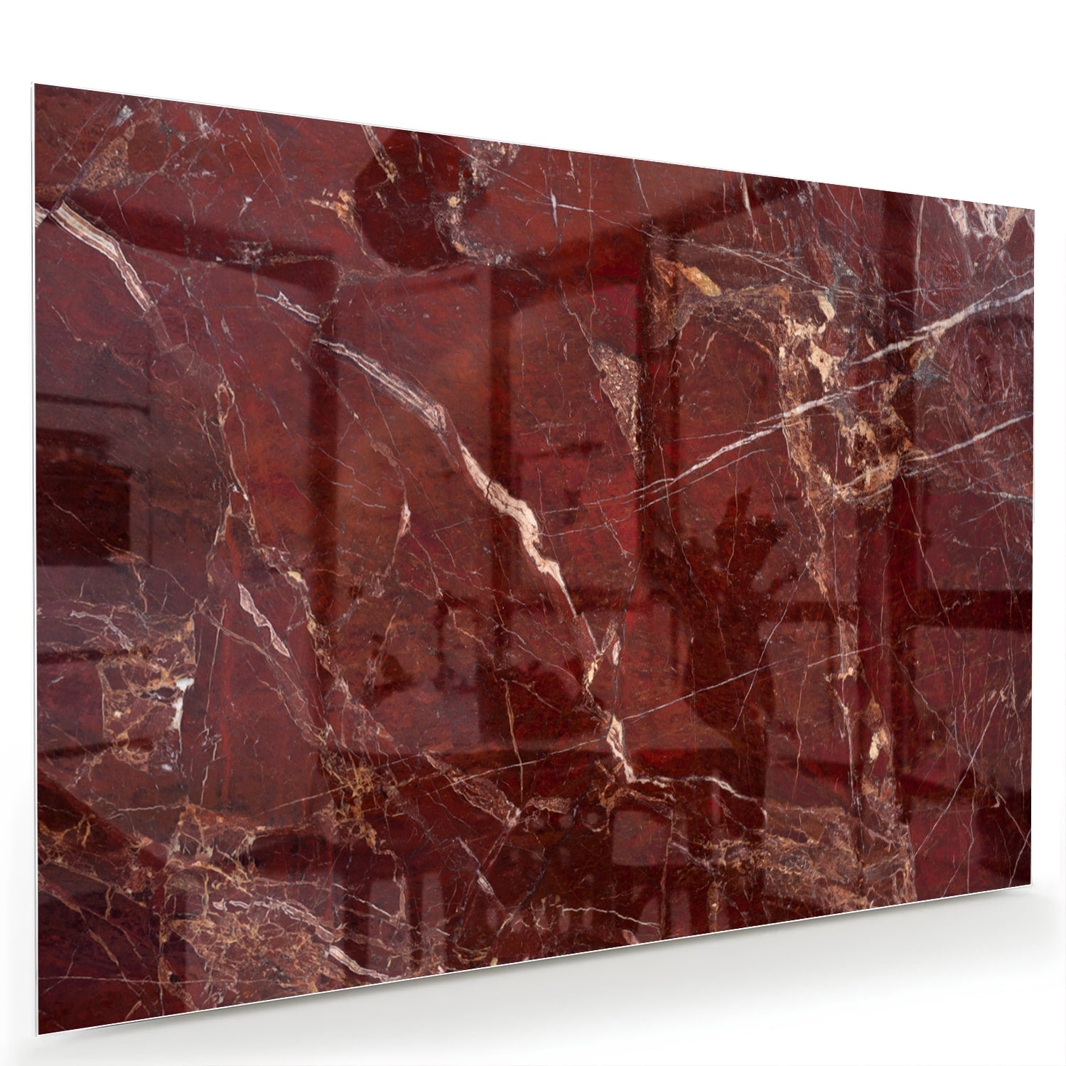 Rood glazen schilderij met marmerlook aan de muur boven een houten kast
