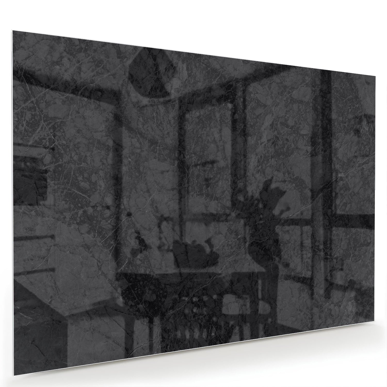 Abstract glazen schilderij met elegante zwarte tinten in een moderne woonkamer