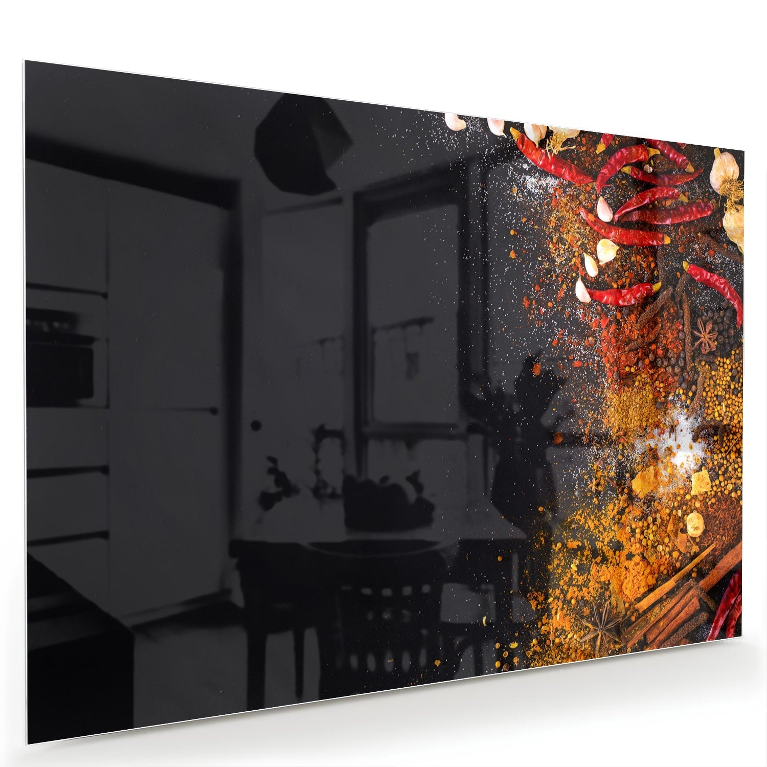 Abstract glazen schilderij met warme kleuren hangt aan de muur