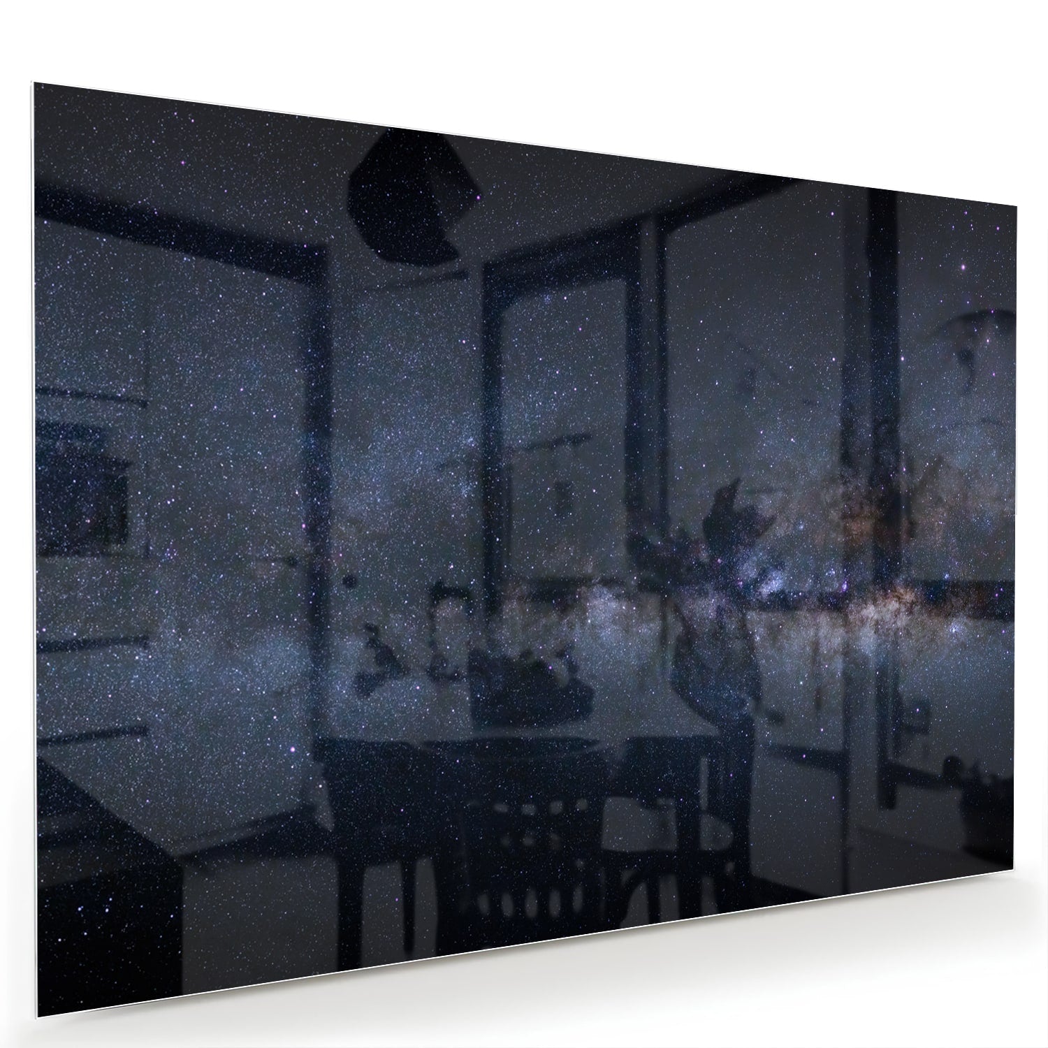 Glas schilderij met een sterrenhemel in een moderne woonkamer.
