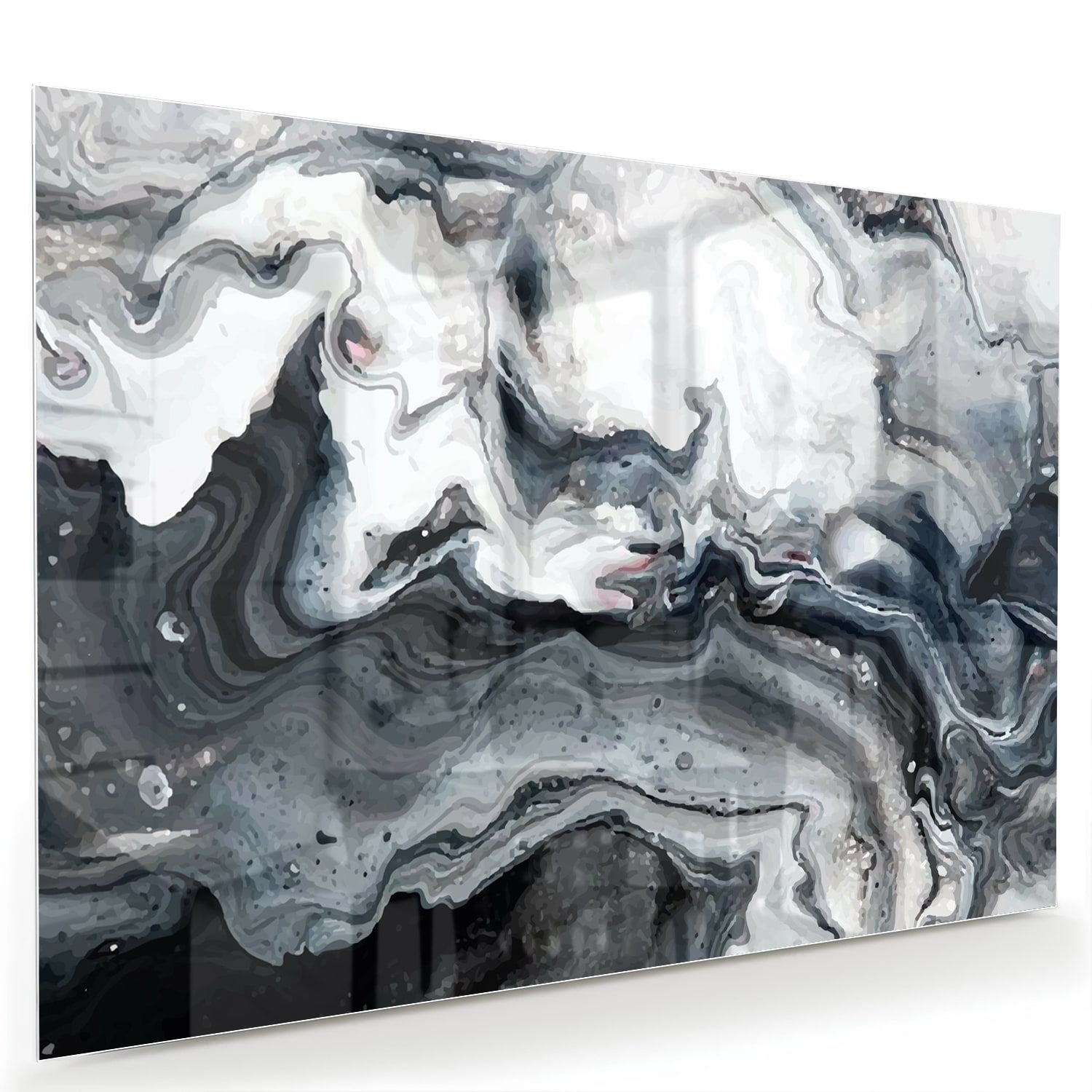 Abstract glazen schilderij met grijze en witte tinten aan de muur.
