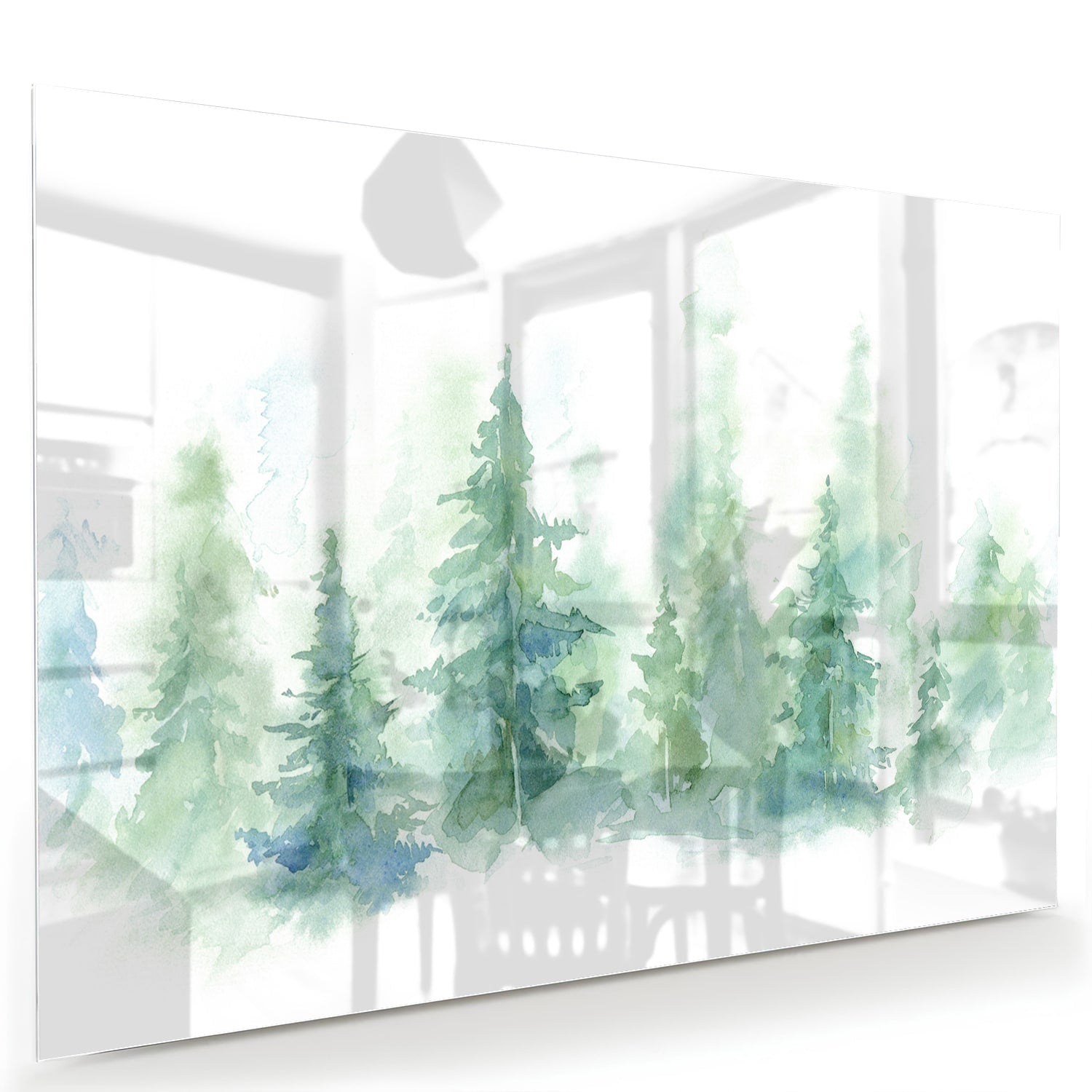 Glazen schilderij met groene dennenbomen aan de muur in een modern interieur.