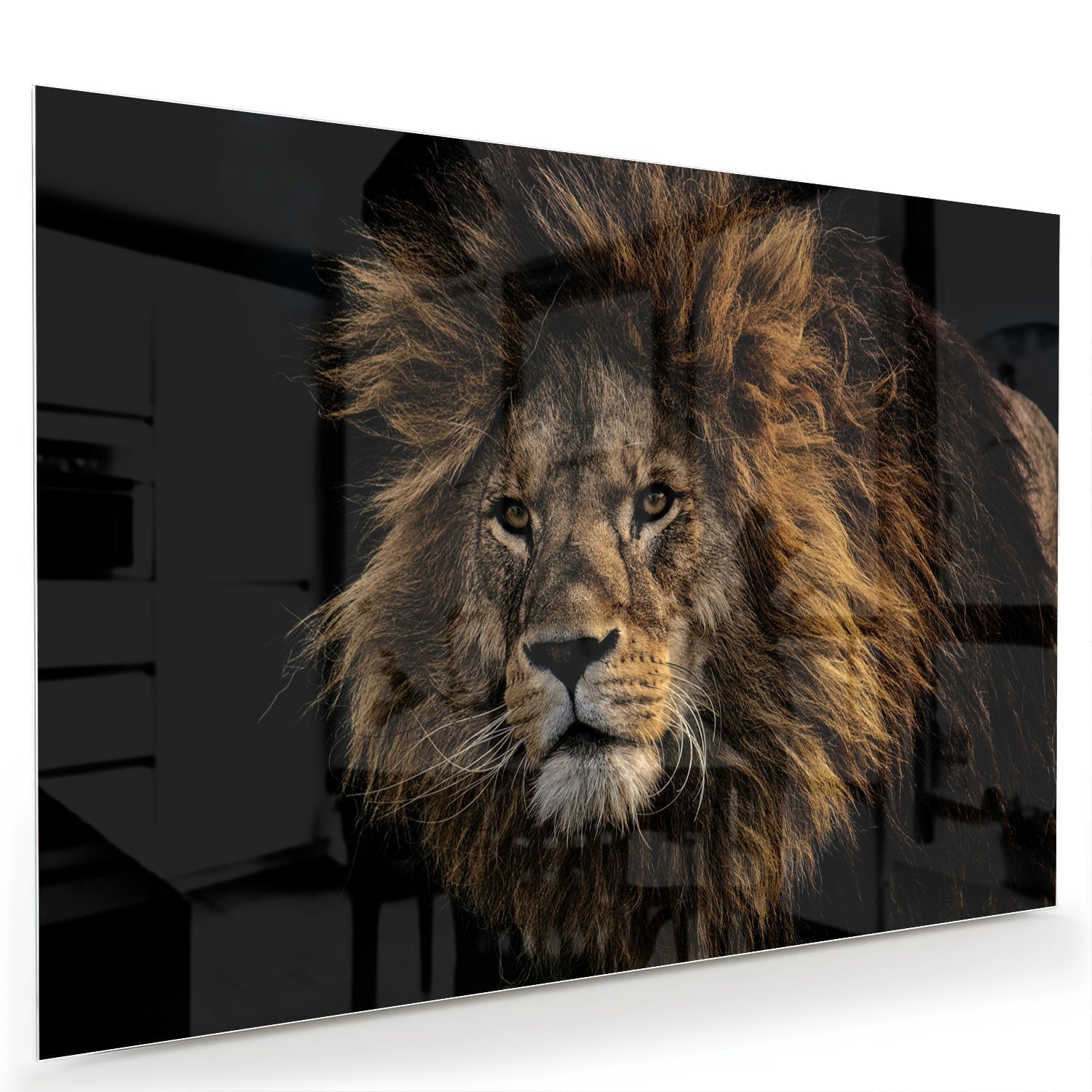 Glazen schilderij van een leeuw met een krachtige uitstraling
