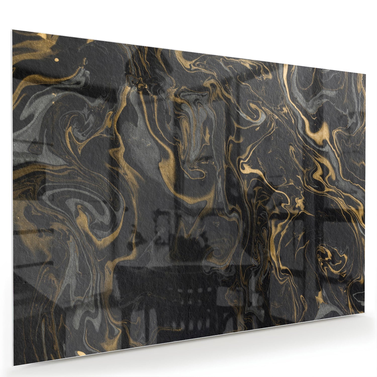 Zwart-gouden glazen schilderij met marmerachtige patronen aan de muur