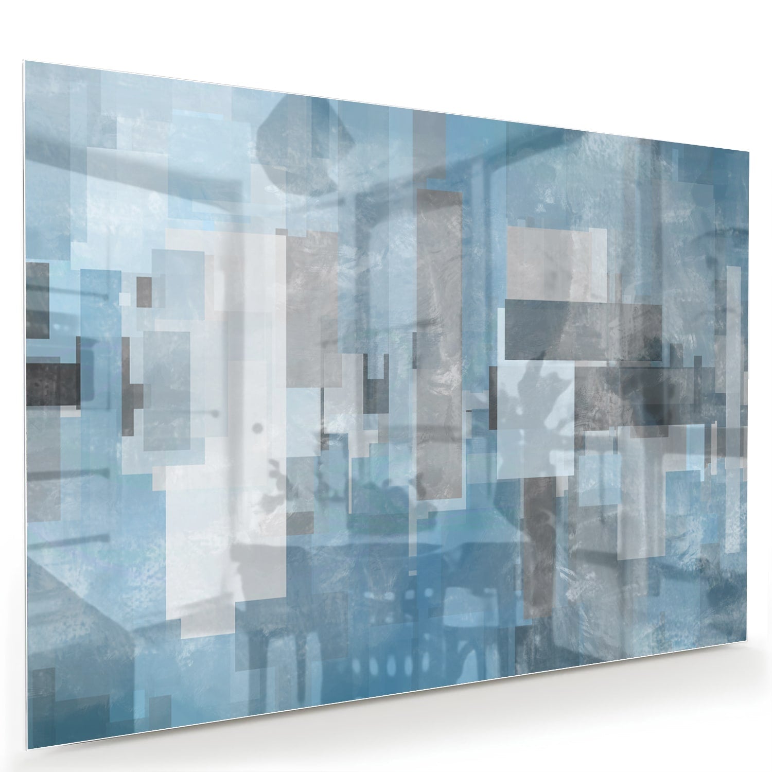 Abstract glas schilderij met blauwe en grijze tinten aan de muur