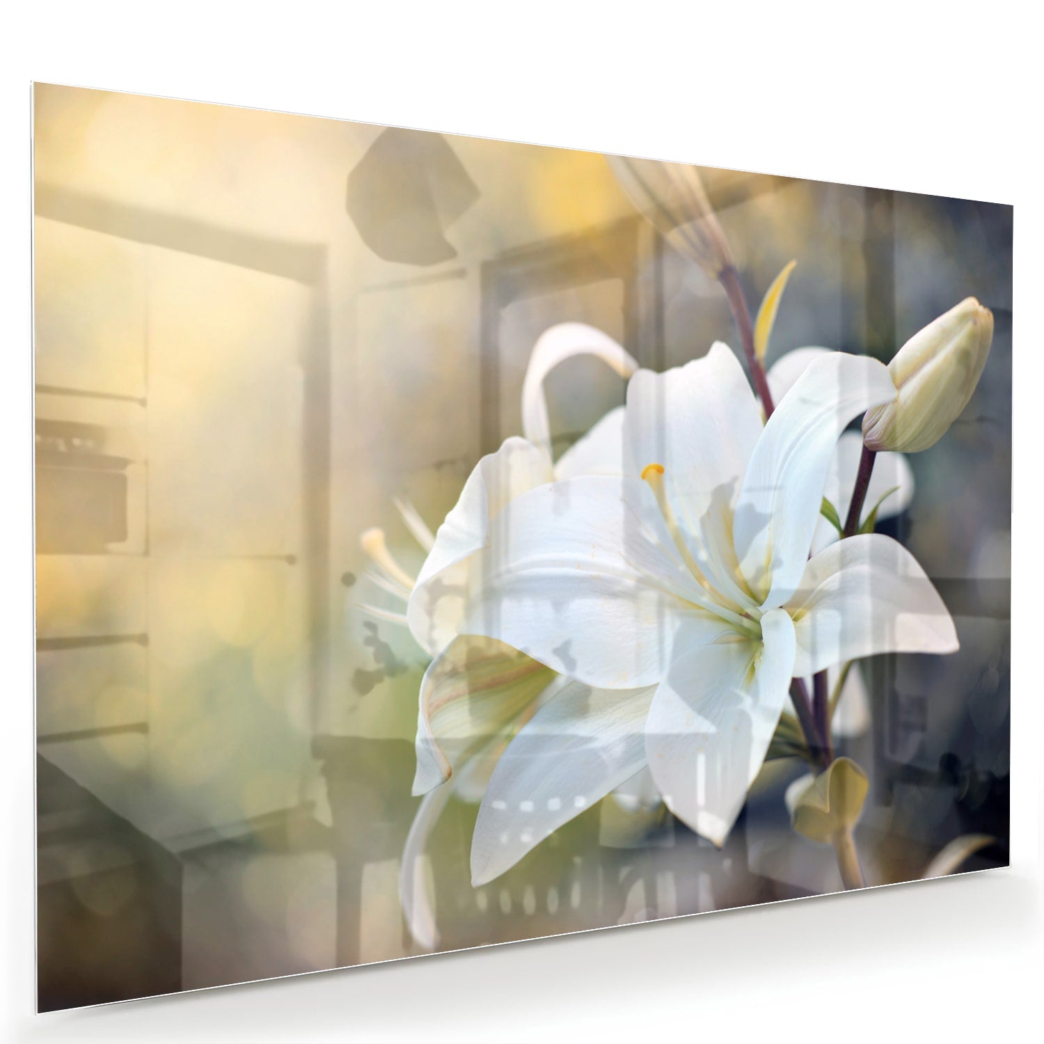 Elegant glazen schilderij van een witte lelie aan de muur