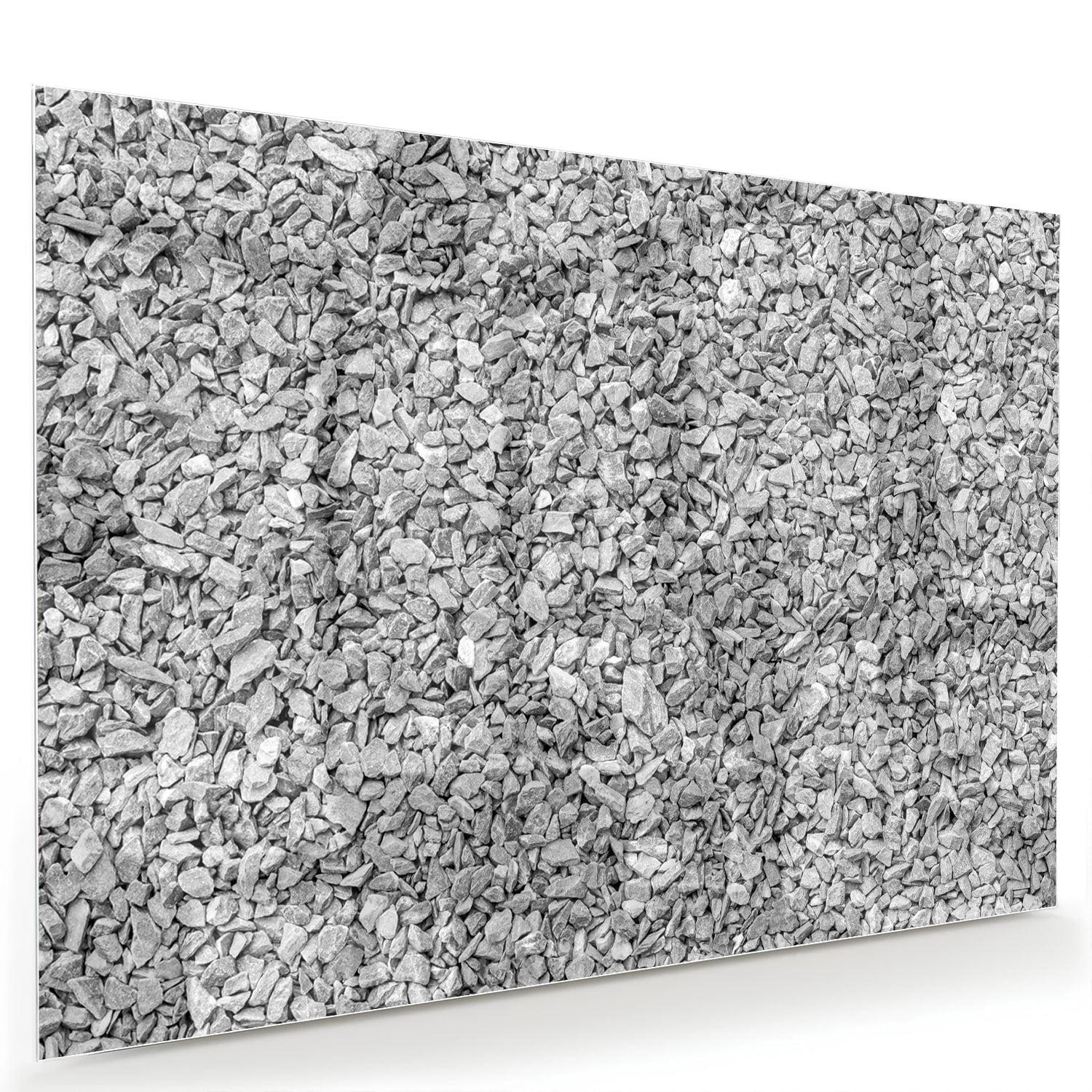 Abstract glazen schilderij met textuur hangt aan de muur in een modern interieur.