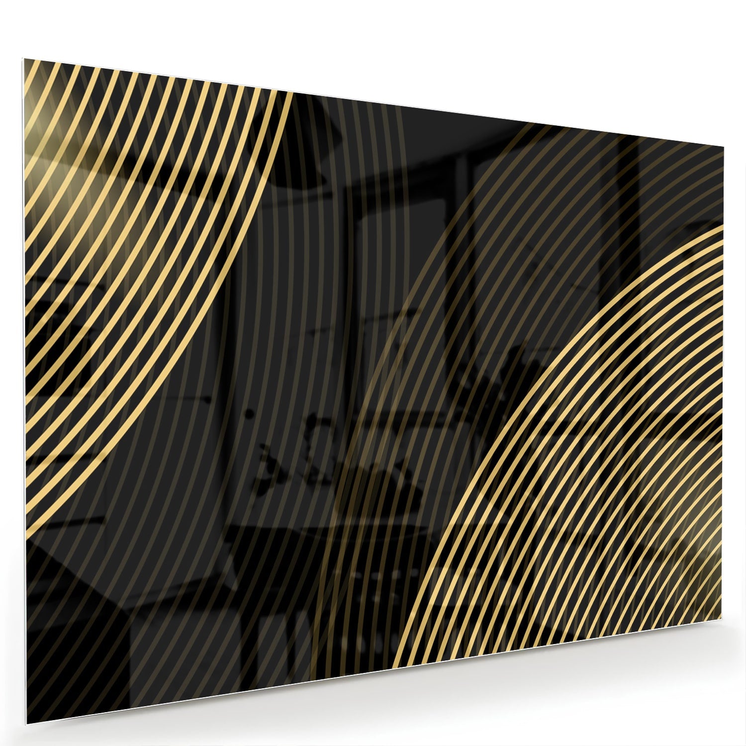 Glazen schilderij met gouden lijnen op zwarte achtergrond in stijlvolle ruimte.