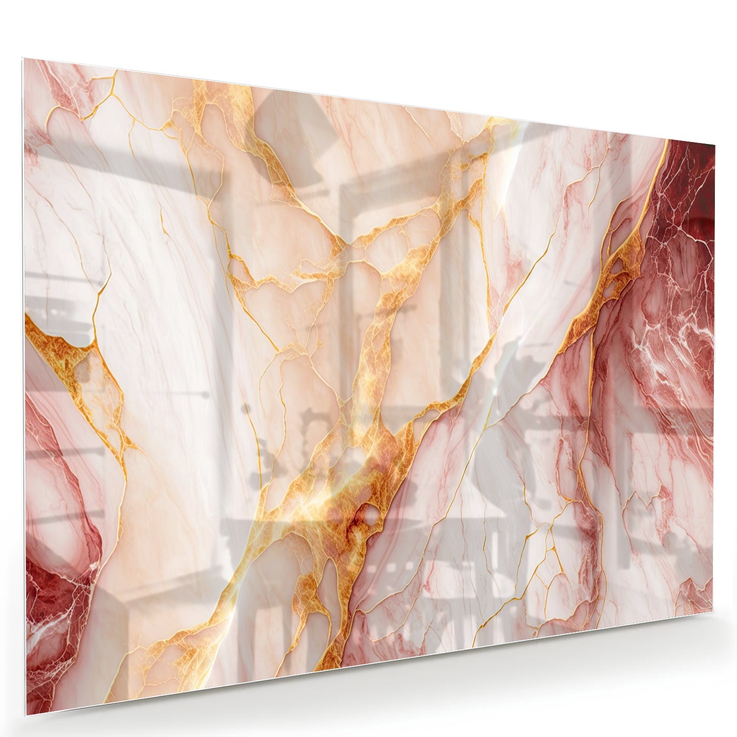 Elegante glazen schilderij met rozen en gouden tinten aan de muur.