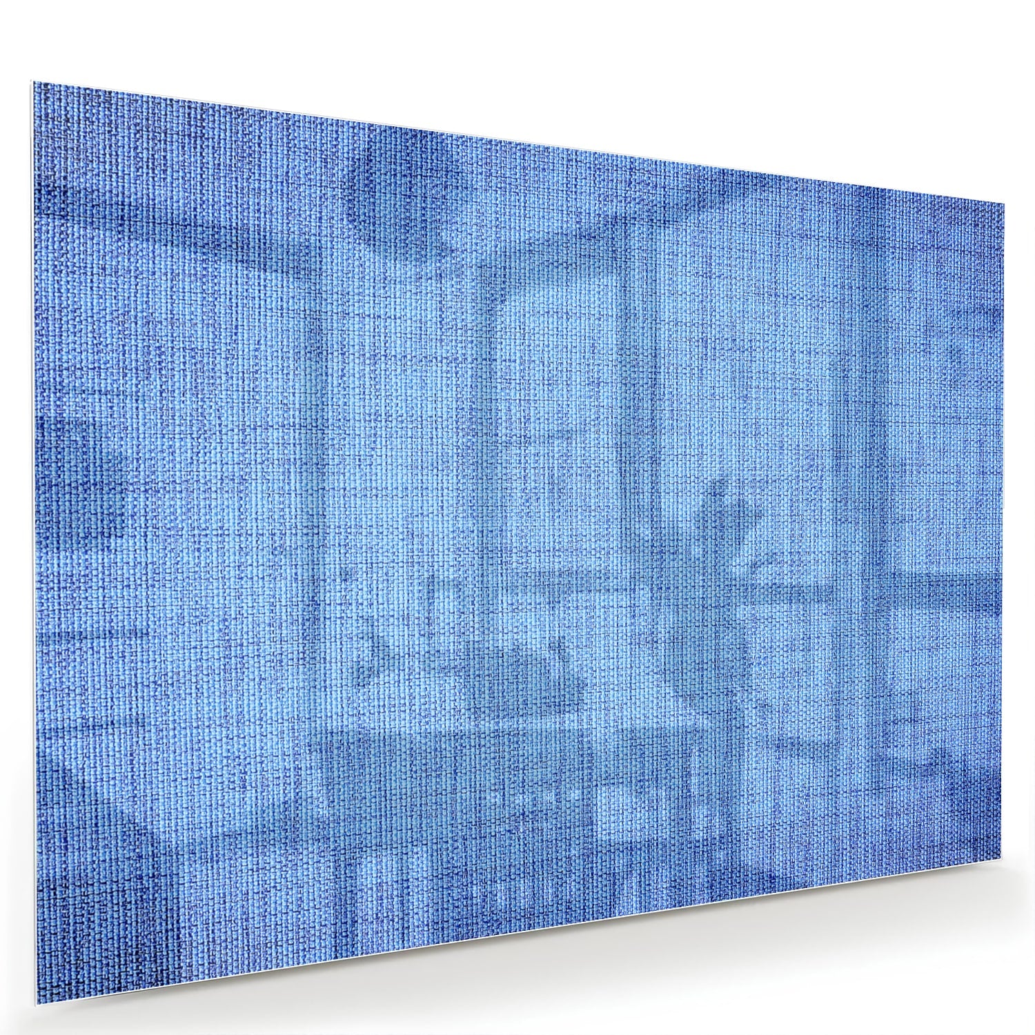 Blauw glazen schilderij aan de muur in een moderne woonkamer