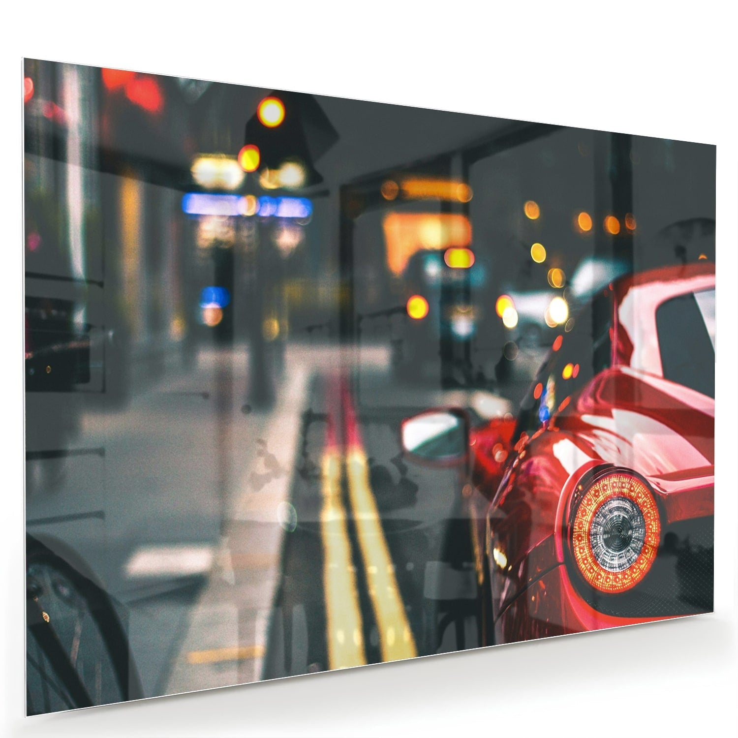 Glazen schilderij van een rode auto in een stedelijke omgeving