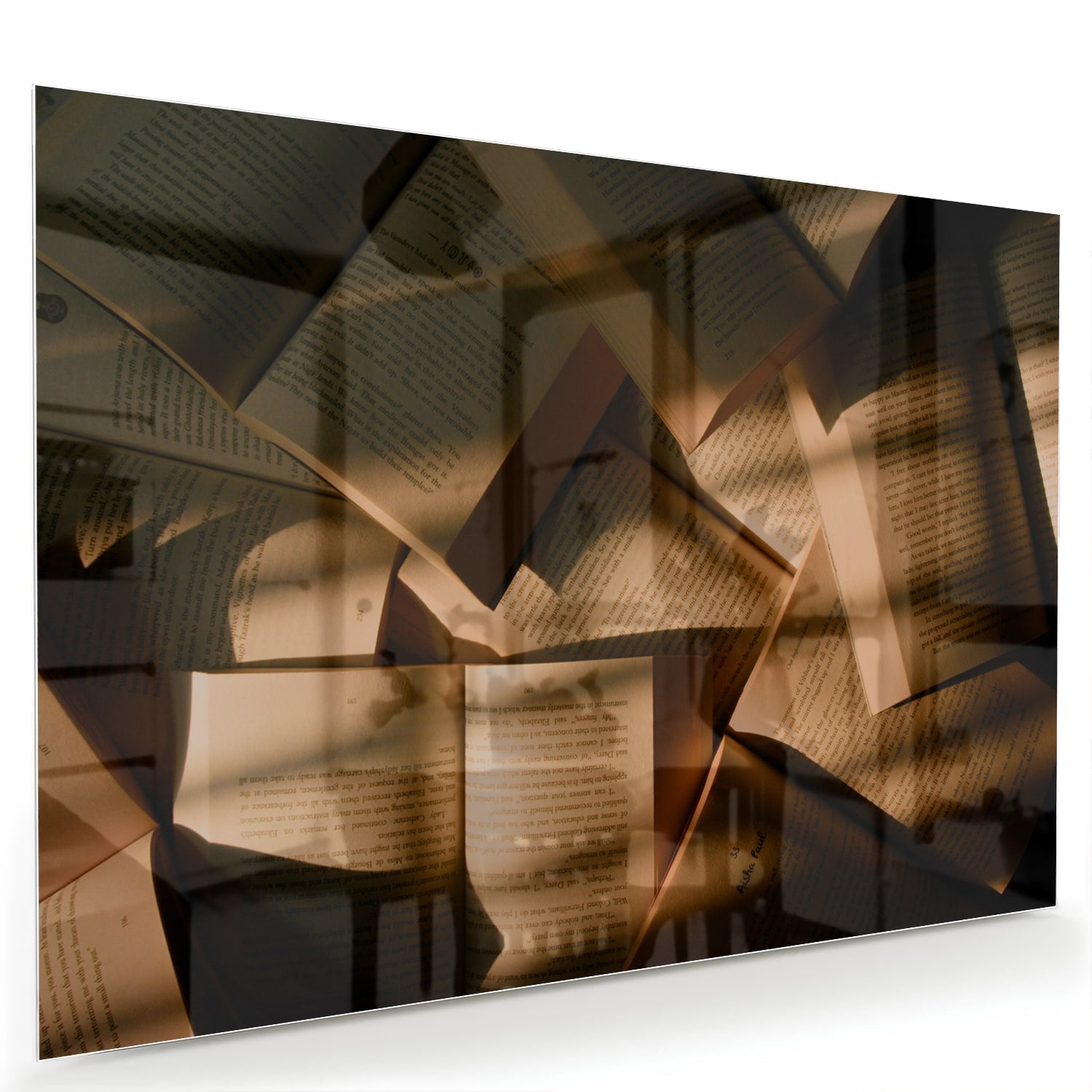 Glazen schilderij met abstracte vormen in moderne woonkamer