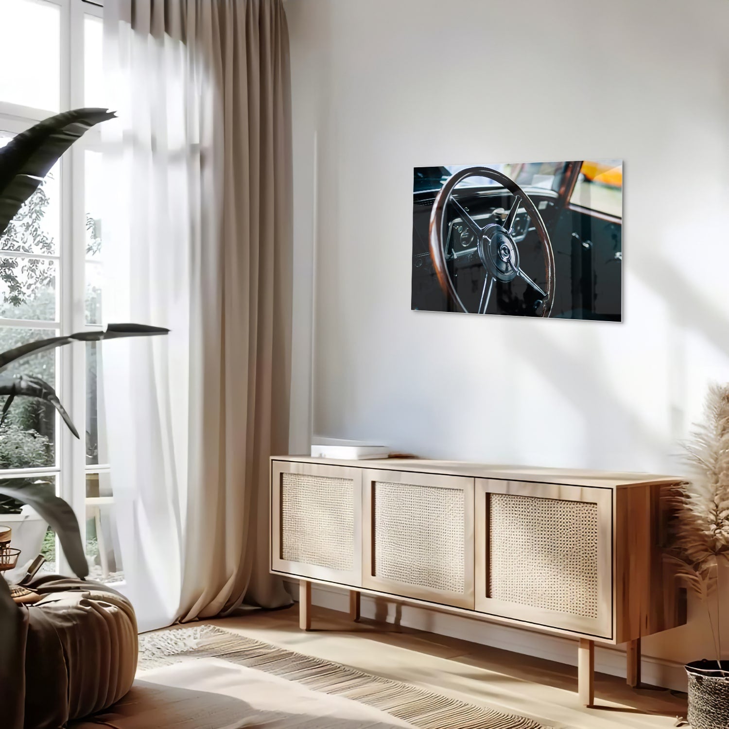 Glazen schilderij van een vintage autostuur aan de muur